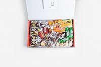 Vista 2 de Mexicrate Caja de Dulces Mexicana (Tamarindo)