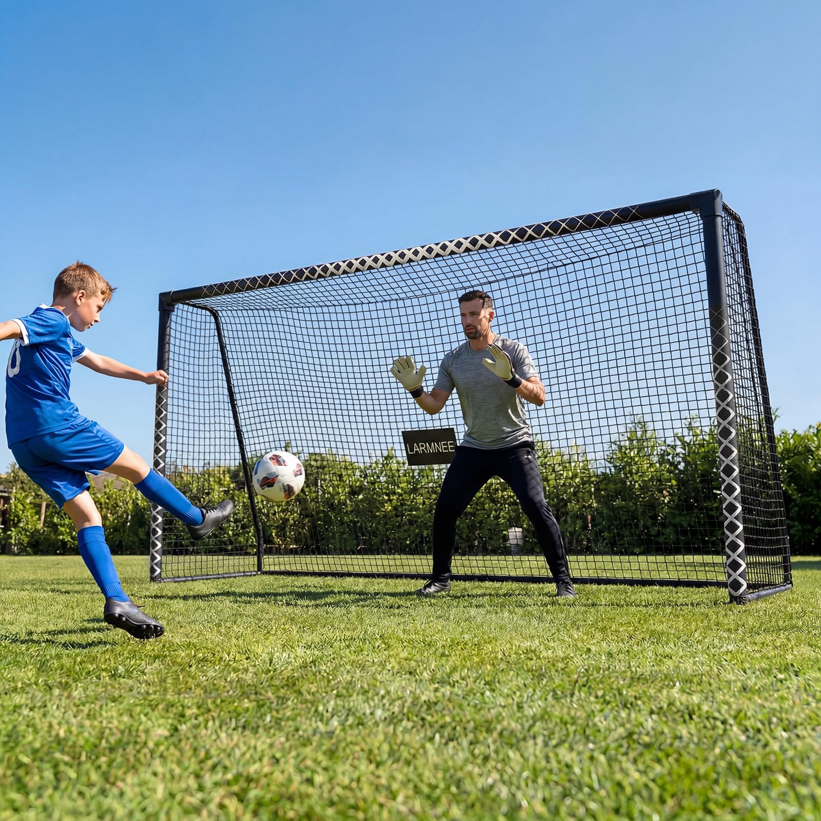 LARMNEE Großes Fussballtor, PE-Knotennetz, inklusive U-Heringen, Schaumstoffbezug, für Outdoor, Garten, Spielfeld