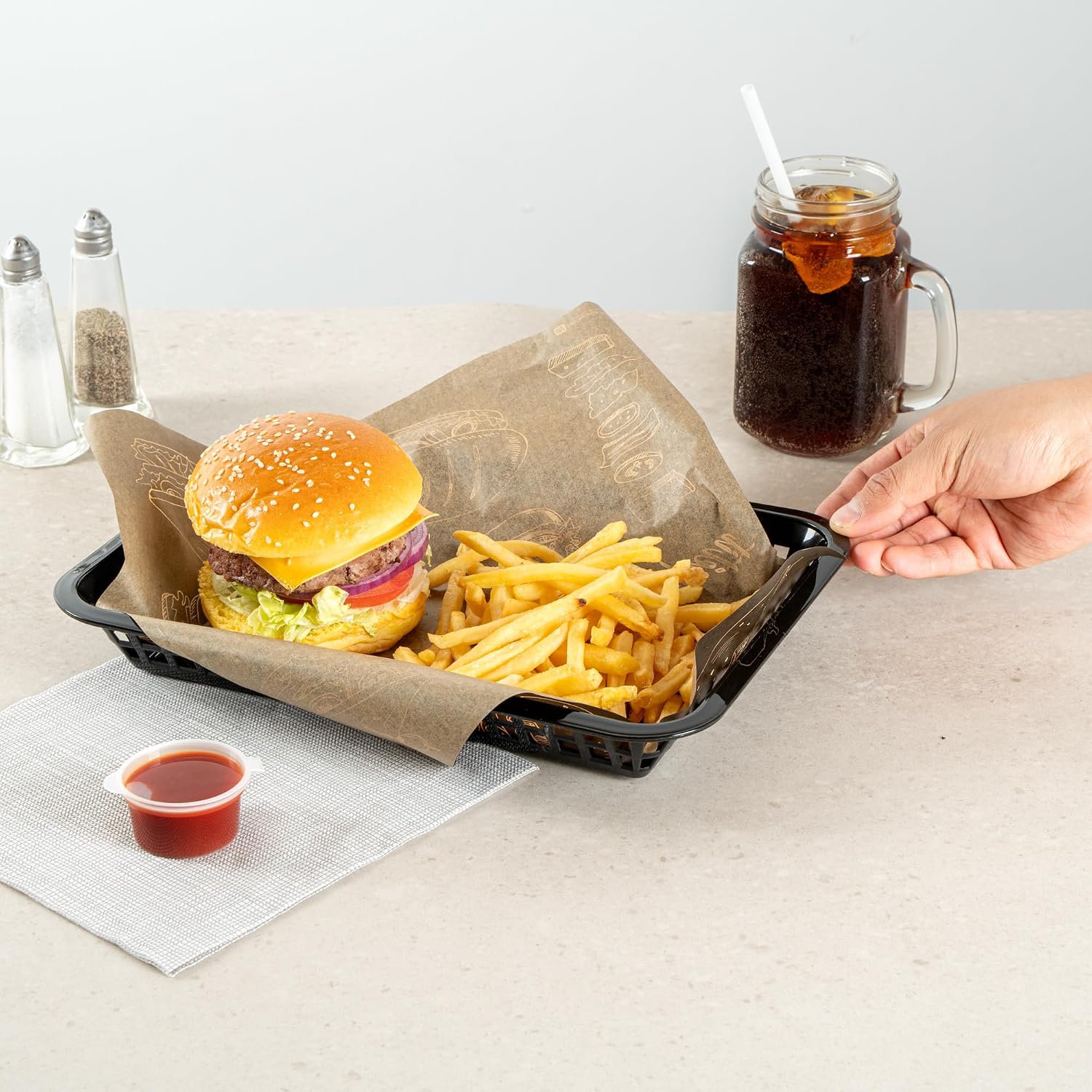 Restaurantware Fast Food Serving Baskets 100 Pack Of 11.8 x 8.47 Inch Rectangular Plastic Bread Fry Deli Baskets Reusable Microwavable Dishwashable Black Serving Trays For Rolls Sandwiches Burgers