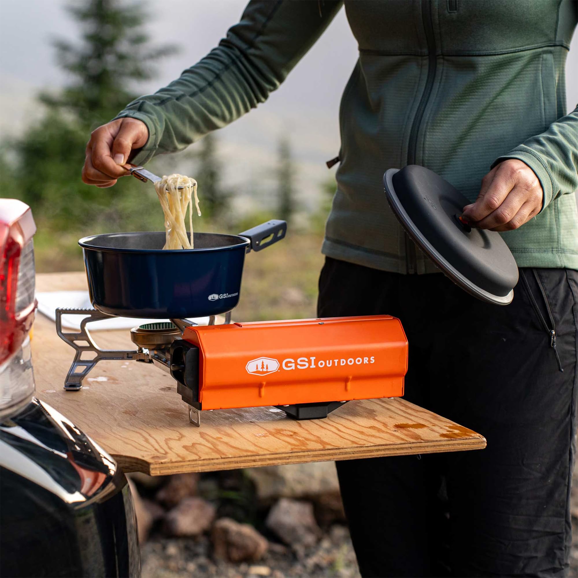 GSI Outdoors Selkirk 270 kuchenka na butan, lekka, kompaktowa kuchenka kempingowa z palnikiem o wysokiej wydajności, ochrona przed wiatrem i zapłonem piezoelektrycznym, do gotowania na świeżym