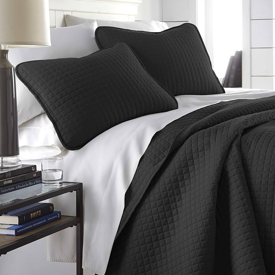 Southshore Fine Living, Inc. Oversized King Quilt Bedding Set, Soft Microfiber, Stain and Pet Hair Resistant Bedding Coverlet, King Size Quilt Set w/2 Pillow Shams, Black