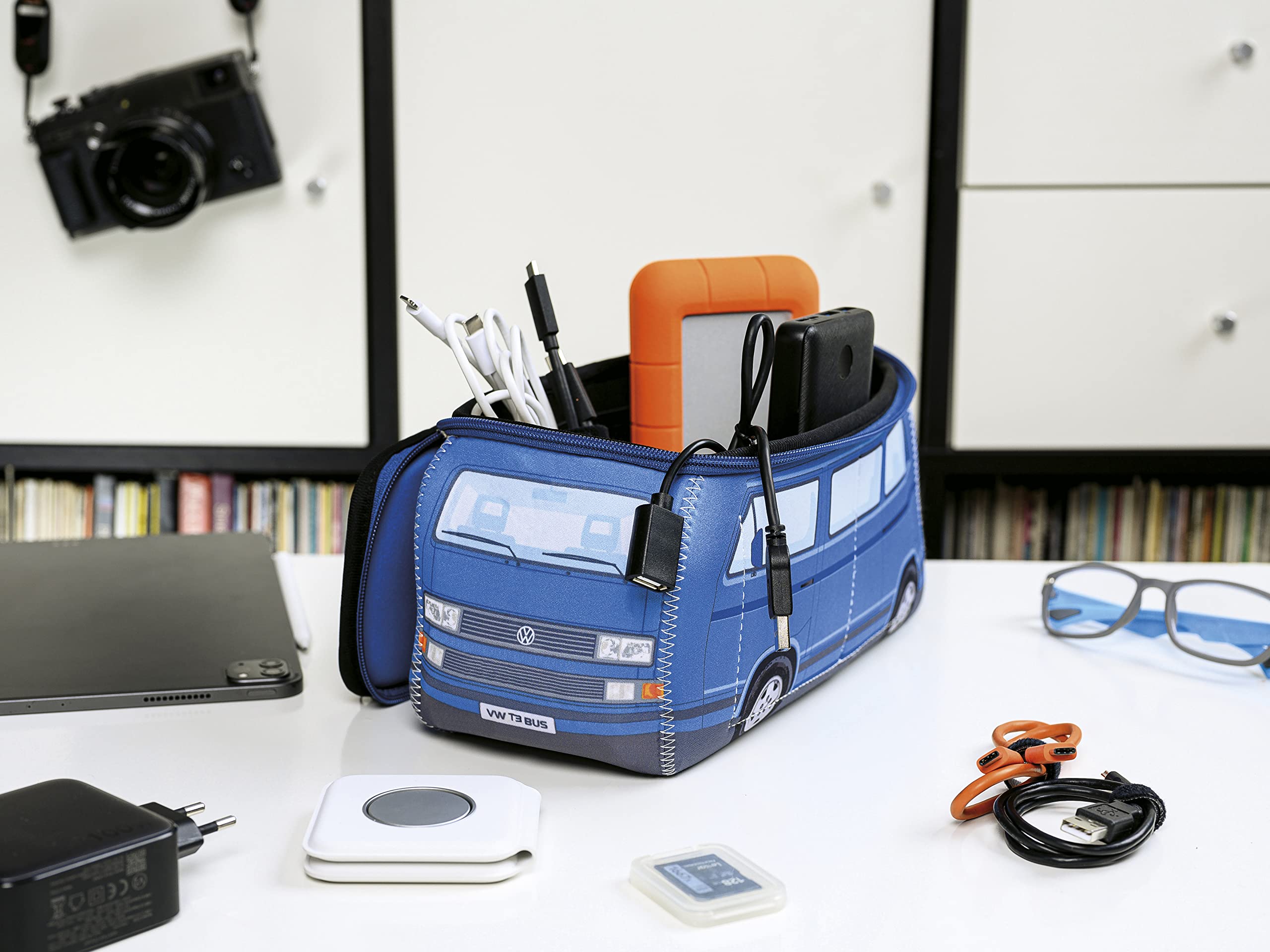 BRISA VW Collection – Volkswagen Neopren uniwersalna kosmetyczka do makijażu, kosmetyczka podróżna w stylu T3 Bulli Bus, niebieski, Groß (30 x 14 x 12 cm), T3 Bus