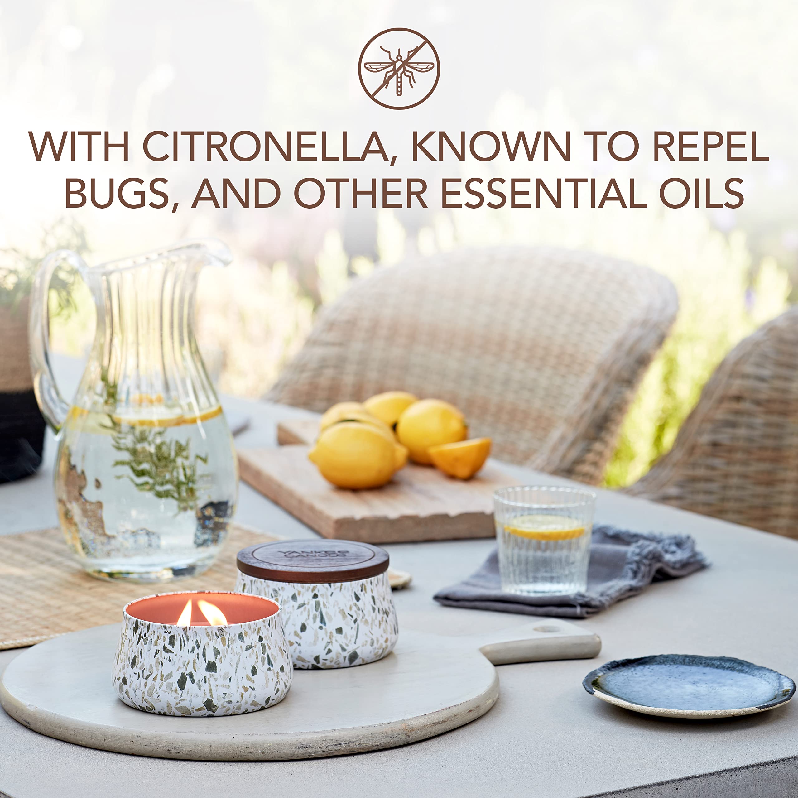 Yankee Candle Świeca Citronella Outdoor | Średnia świeca Ocean Hibiscus | Czas palenia: do 24 godzin | Kolekcja na zewnątrz
