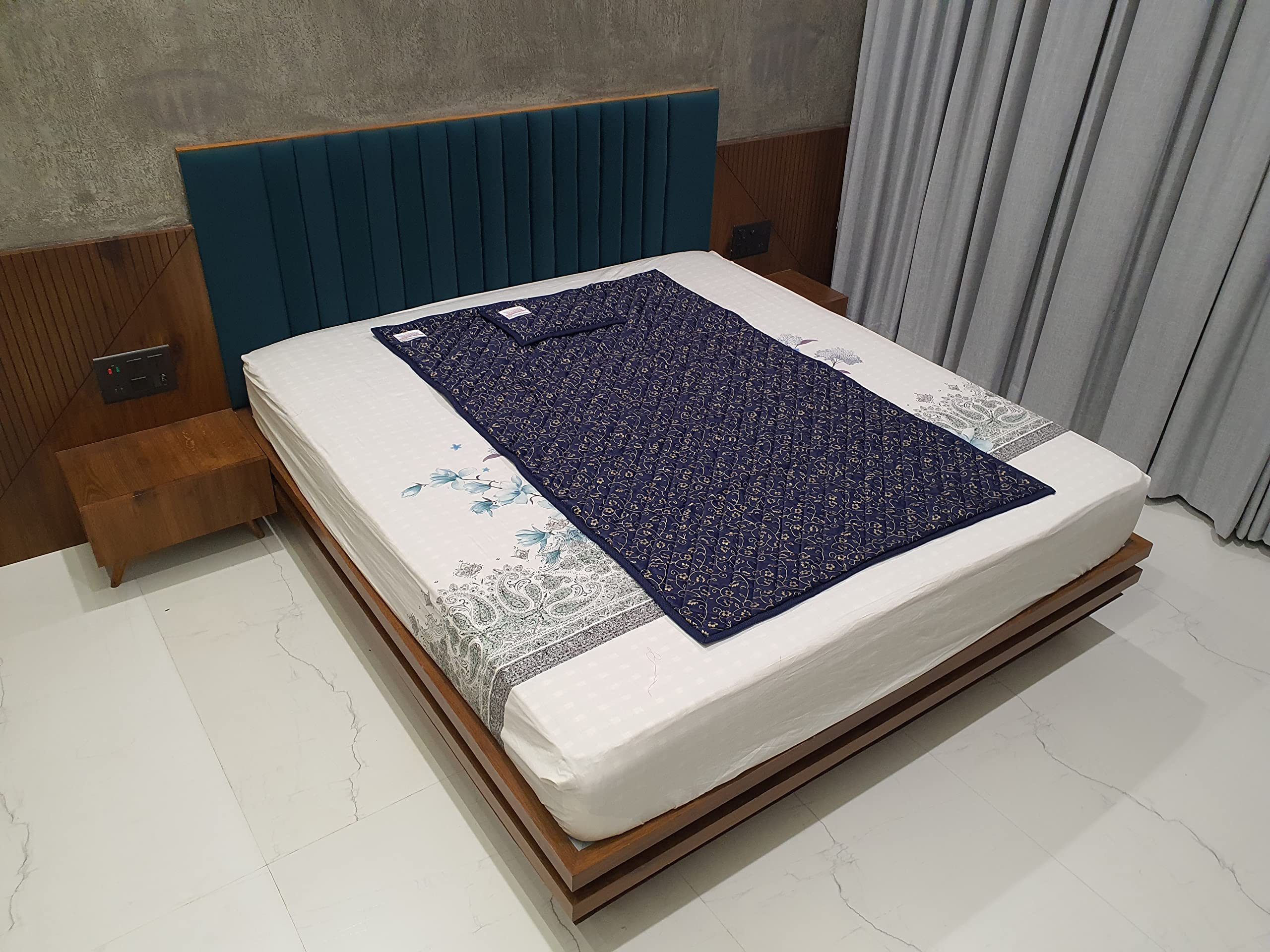 Bio Energy Magnetic Field Sleeping Therapy Mattress Protector with 2 Pillow Pad (4x6 feet)