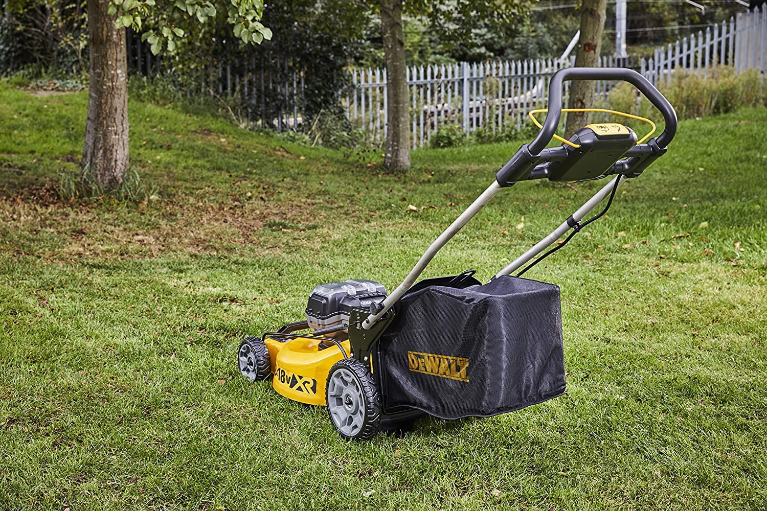 DEWALT DCMW564N-XJ - Cortacesped sin escobillas XR 2x18V sin cargador/batería, 48 cm de ancho de corte