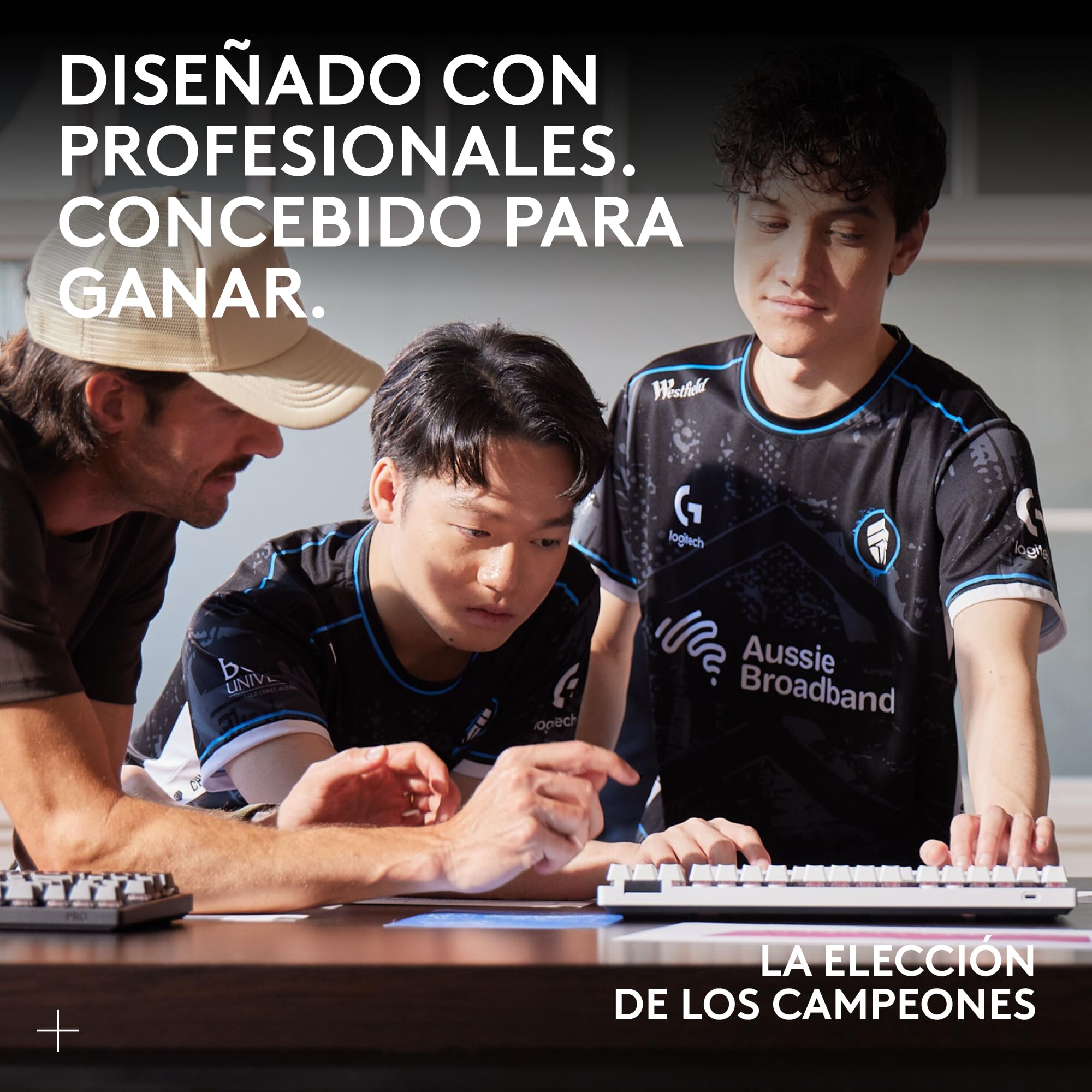 Logitech G PRO X SUPERLIGHT 2, Ratón inalámbrico para gamingratón Pro-Grade de 60 g con 5 botones programables,Europa del Este Envases,44 000 DPI,velocidad de respuesta de 8 kHz,USB-C, PC/Mac - Blanco