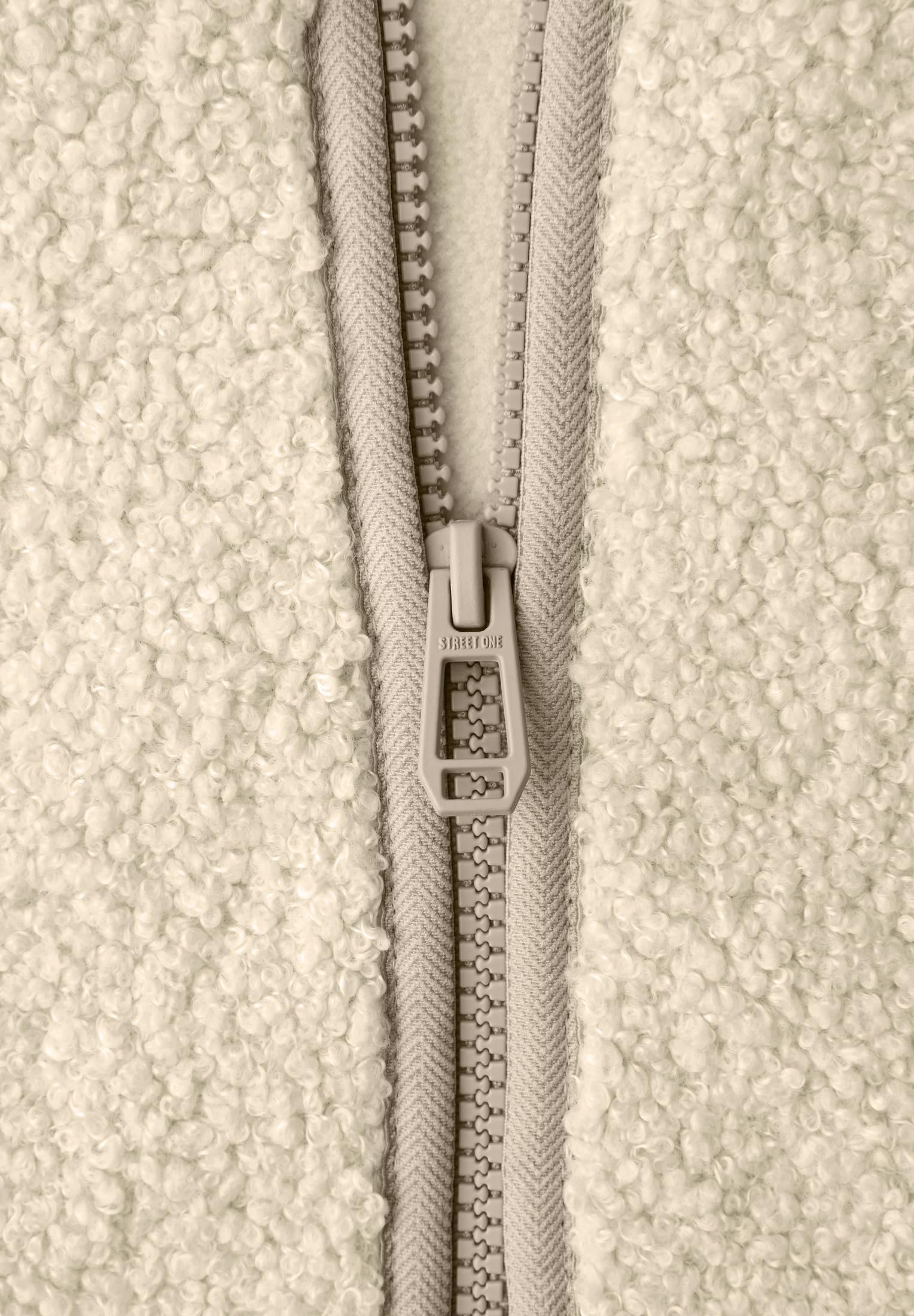 Street One Damen 2200582 Weste aus Teddy-Material mit Zipper (1er Pack)