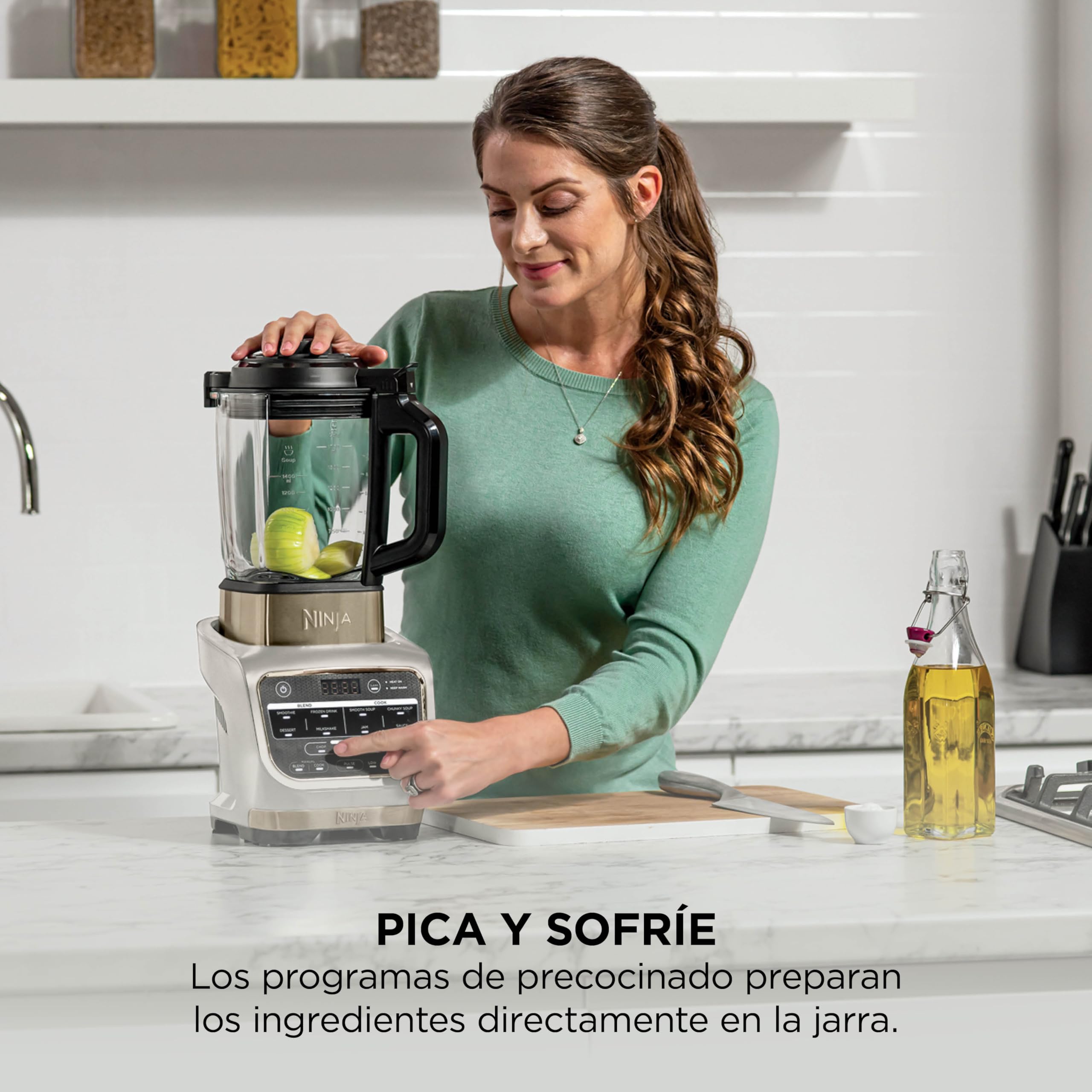 Ninja Foodi Batidora de vaso y sopera eléctrica, 1000 W, 10 programas, jarra de cristal de 1,7 l con resistencia integrada, batidora para mezclas calientes, prensador, piedra dorada, HB150EUSTGD
