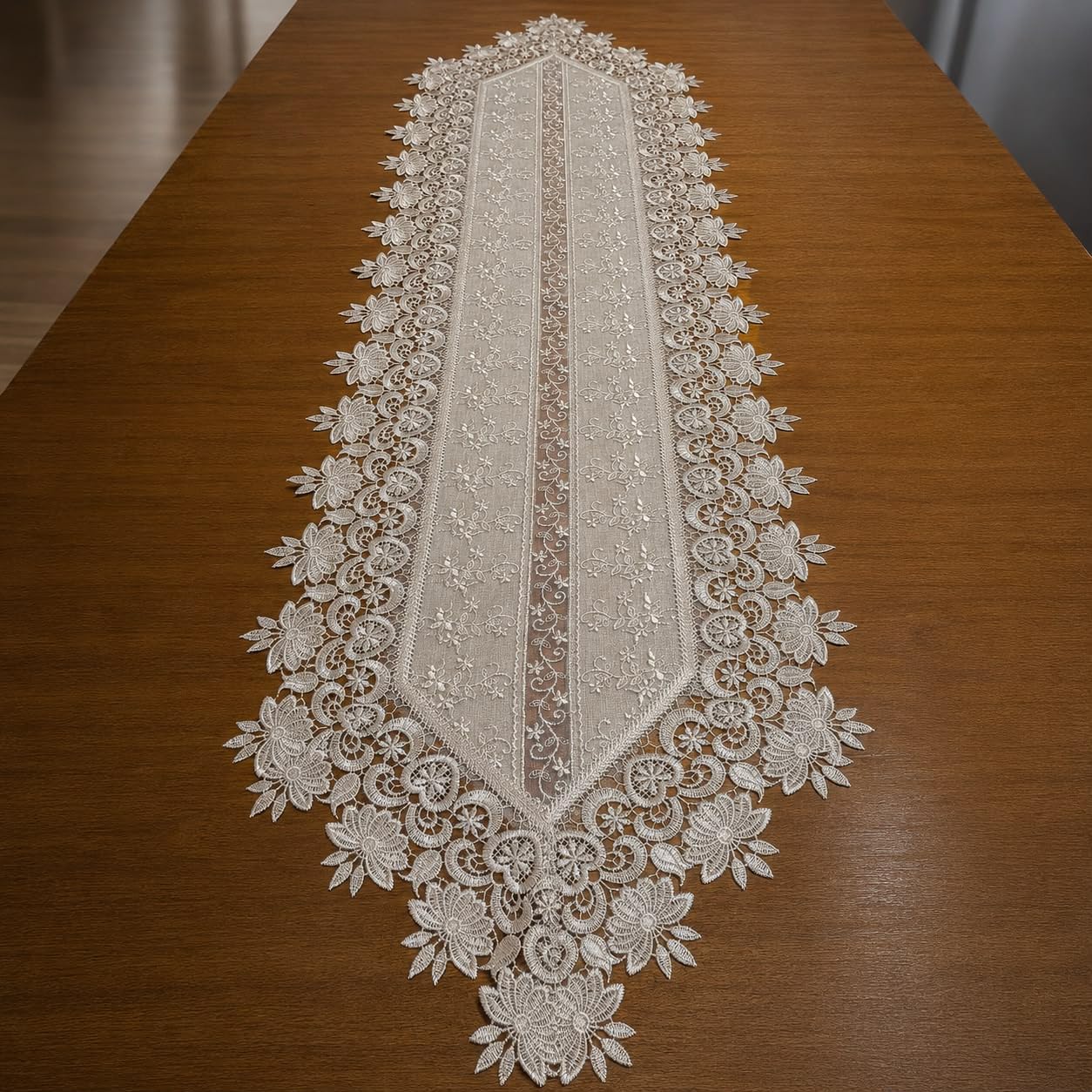 Caminho de Mesa 40x150cm em linho premium e Renda Guipir, Passadeira Bordado para Mesa