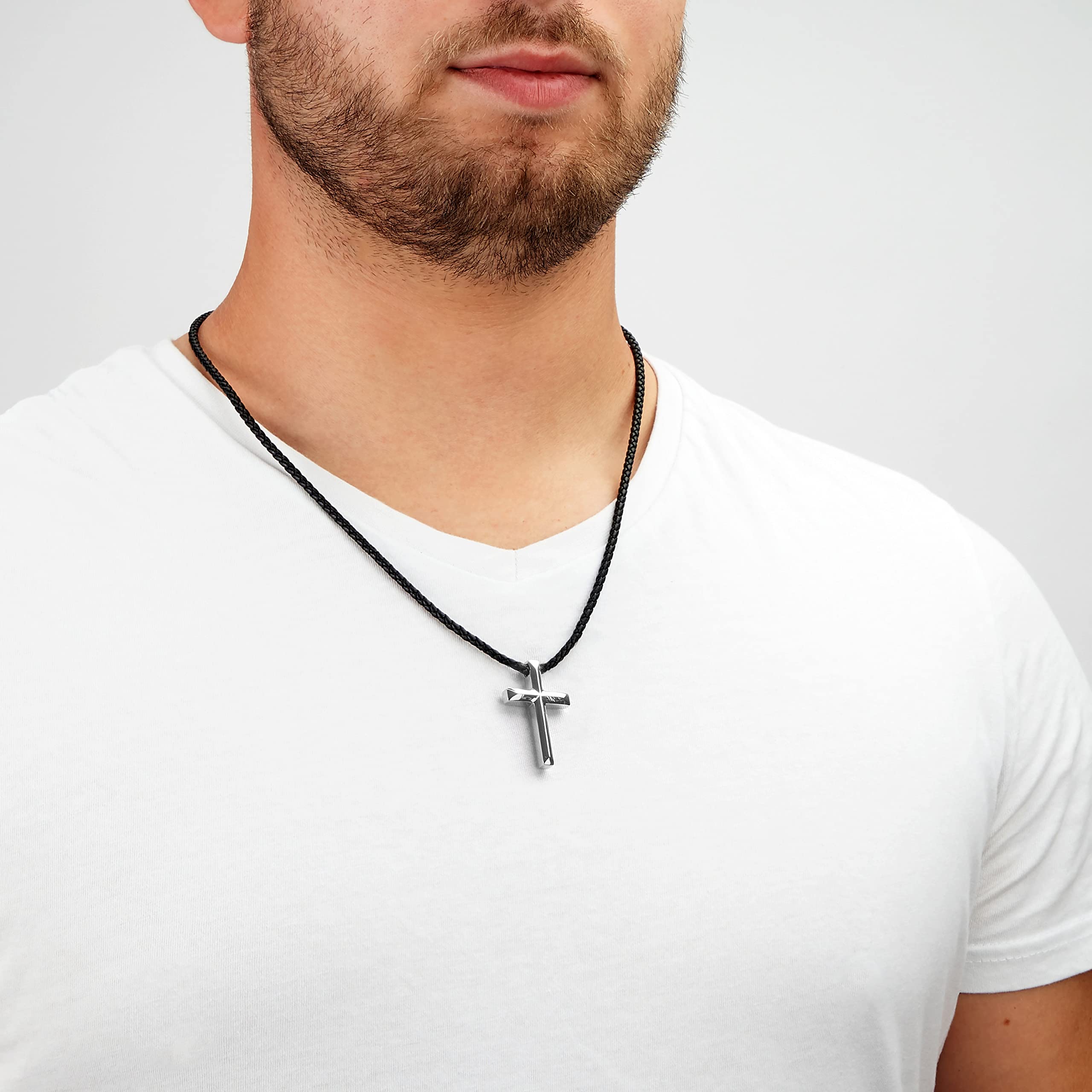 SERASAR Premium Collar de Cuero Hombres | Colgante de Acero Inoxidable | Cierre Seguro | Tres Colores | Caja de Joyería Incluida