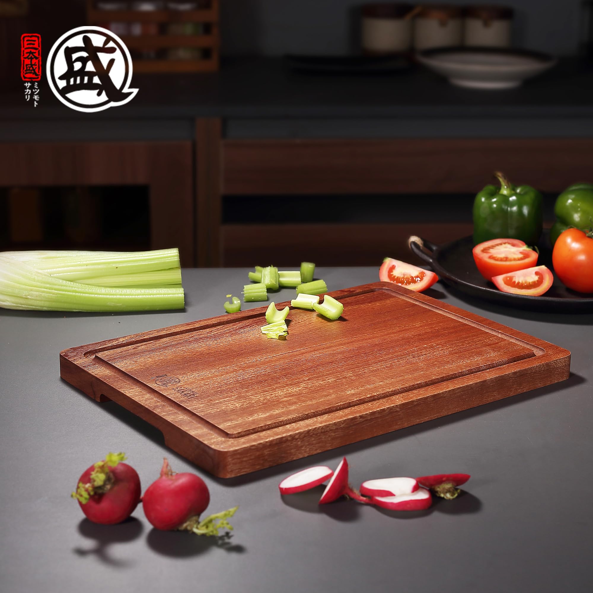 MITSUMOTO SAKARI Tagliere in Legno Sapele, 35,6 x 25,5 x 2,2 cmTagliere da Cucina, Tagliere Professionale in Legno (Con Scanalatura di Troppo Pieno)