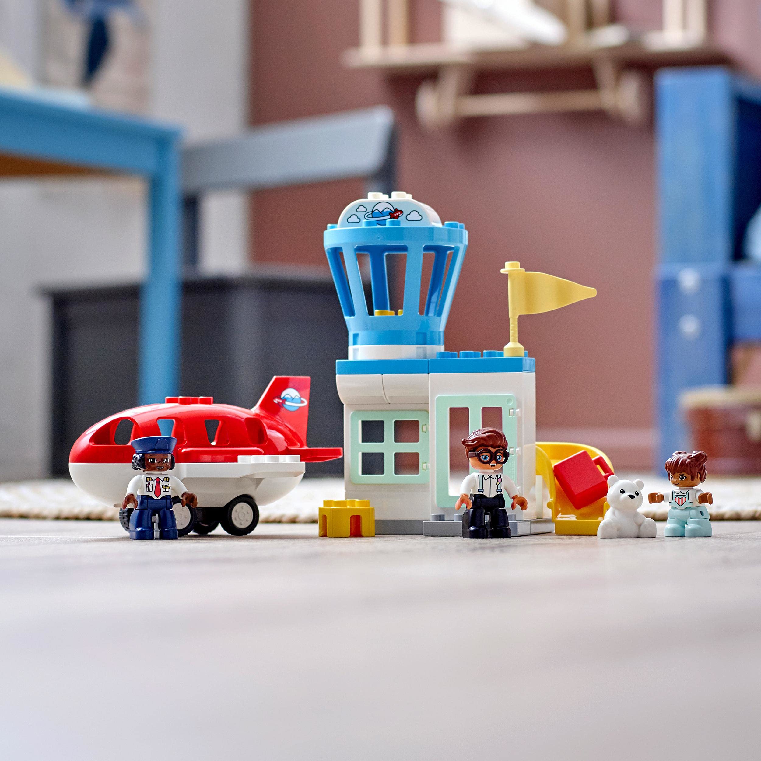 LEGO 10961 Duplo Town Avión y Aeropuerto, Juguete de Construcción para Niños y Bebés +2 Años y Más con Mini Figuras