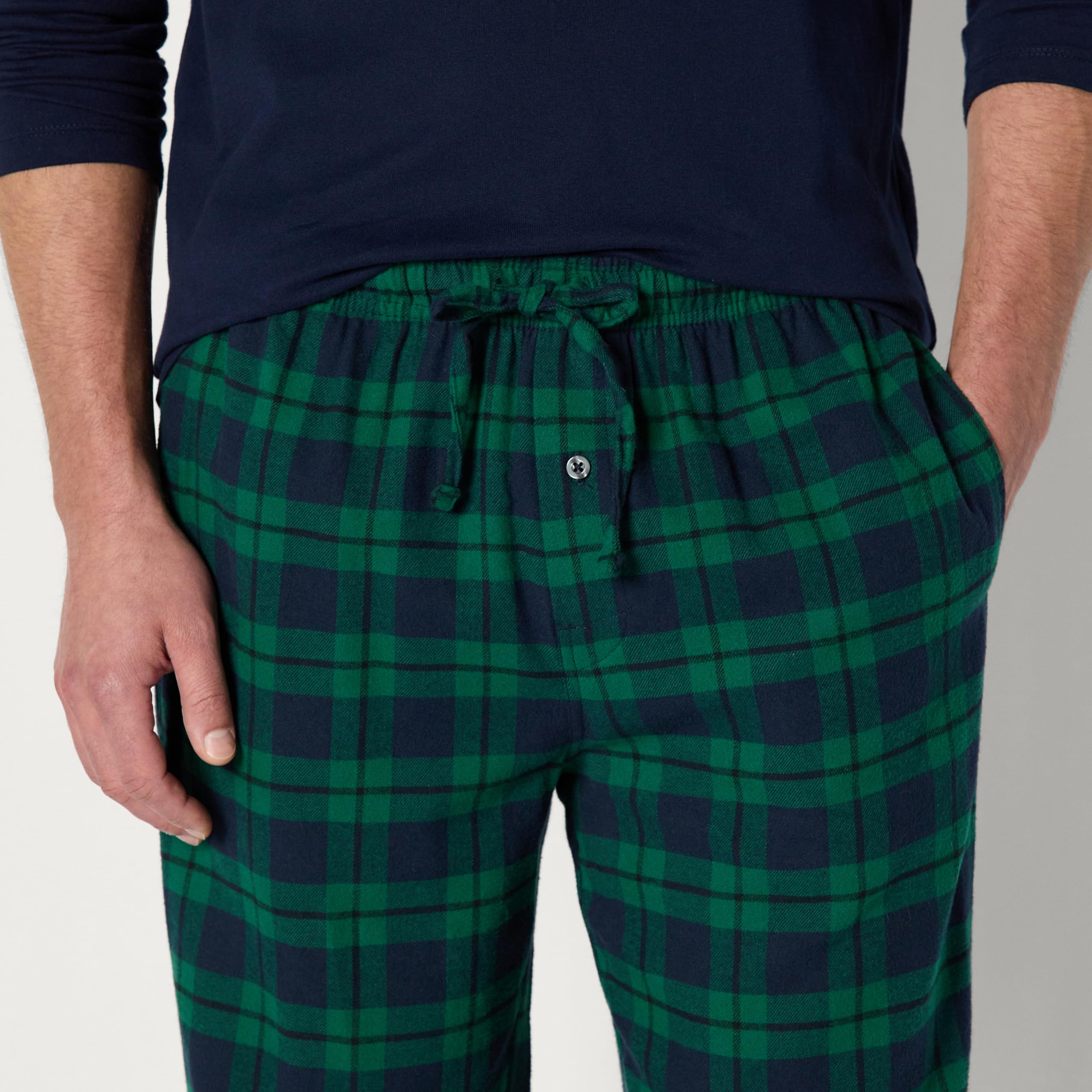 Amazon Essentials Completi Coordinati di Pigiami Natalizi per La Famiglia