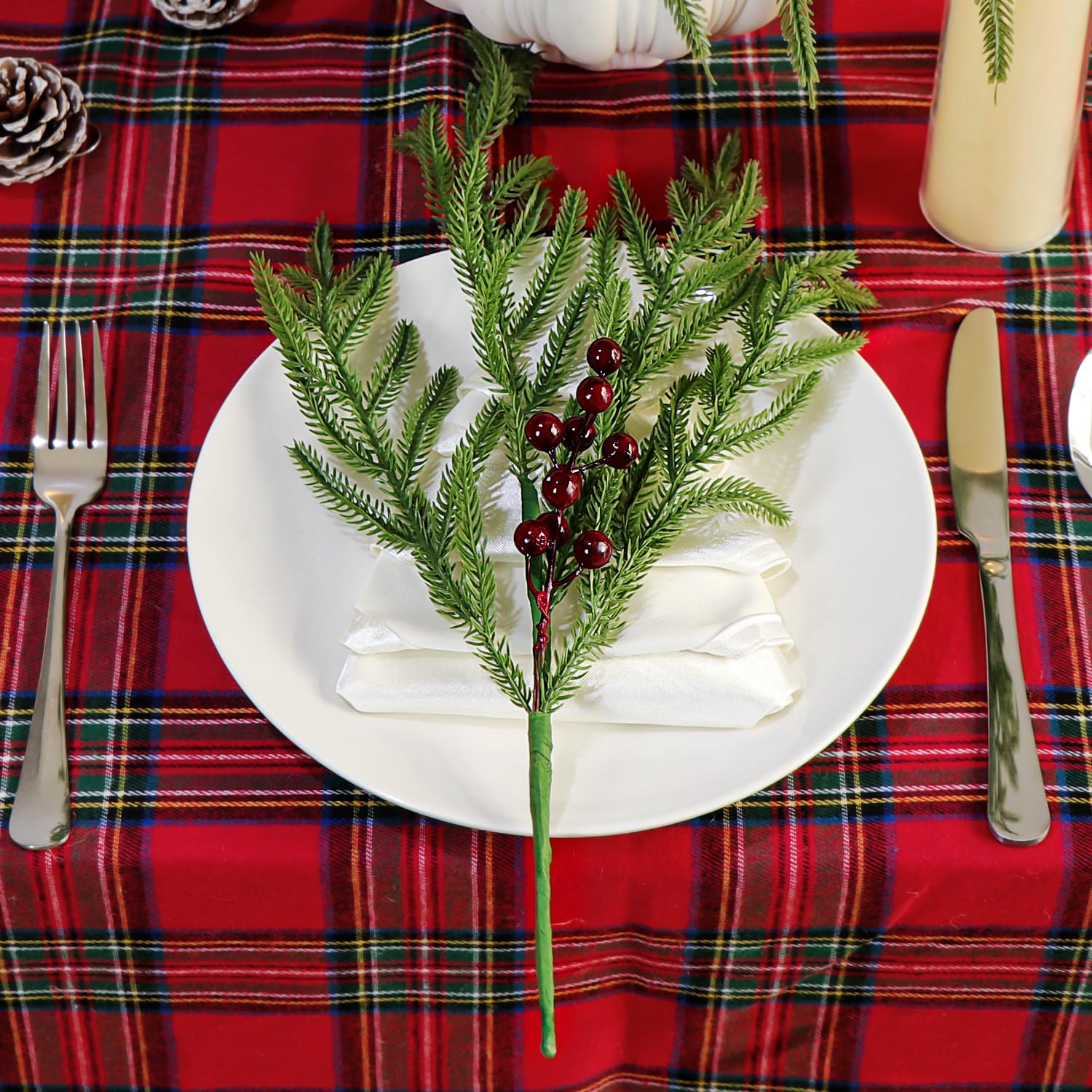 Norfolk Tannenzweige, rote Beerenstiele, 43,2 cm, künstliche Weihnachtsgrünspieße, künstliche Tannennadeln mit Stechpalmenbeeren für Weihnachtsbaumfüller, Dekorationen, Festival, Urlaub, Vase,