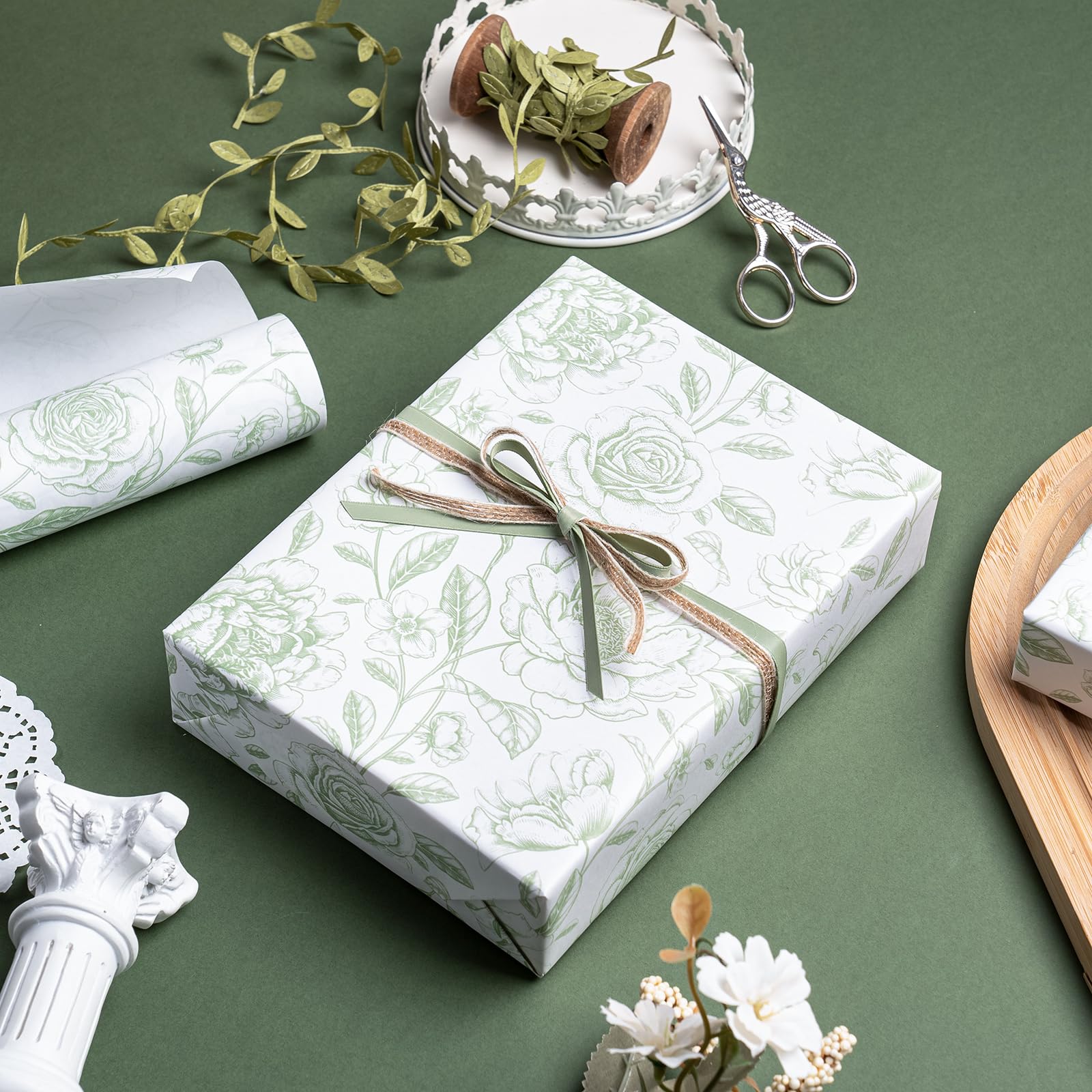 WRAPAHOLIC Rollo de papel de regalo floral de estraza, mini rollo, 17 pulgadas x 33 pies, diseño floral verde Toile vintage para cumpleaños, despedida de soltera, boda, baby shower