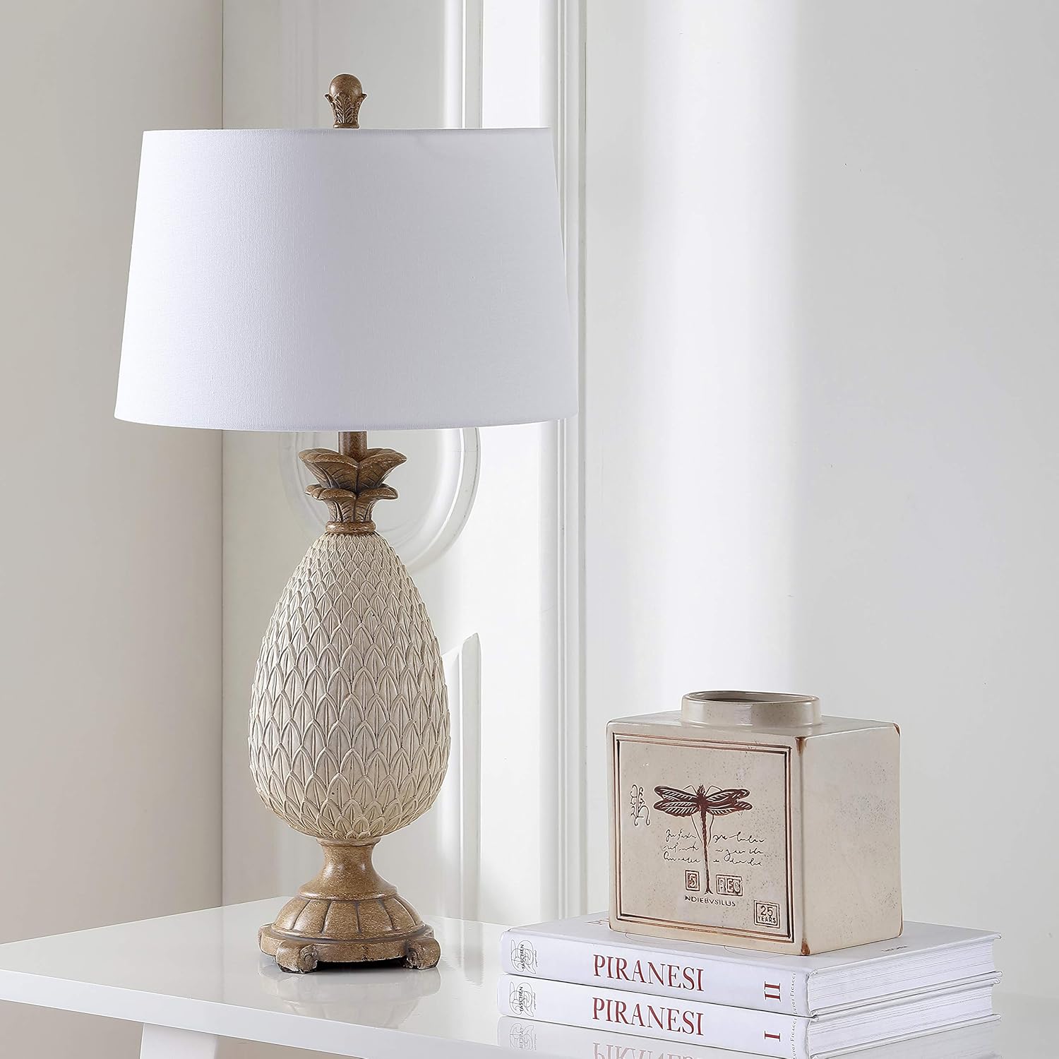 SAFAVIEH Lighting Collection – Briar Set of 2 Coastal Pineapple Table Lamps, Antique Cream & Brown Resin Design, LED Bulbs Included (TBL4120A-SET2)