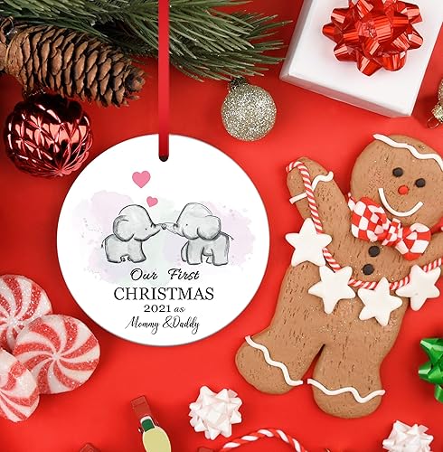 Miniatura 6 de Our First Christmas 2021 - Adorno para mamá y papá, dos elefantes, recuerdo familiar para decoración del árbol de Navidad, recuerdo de cerámica