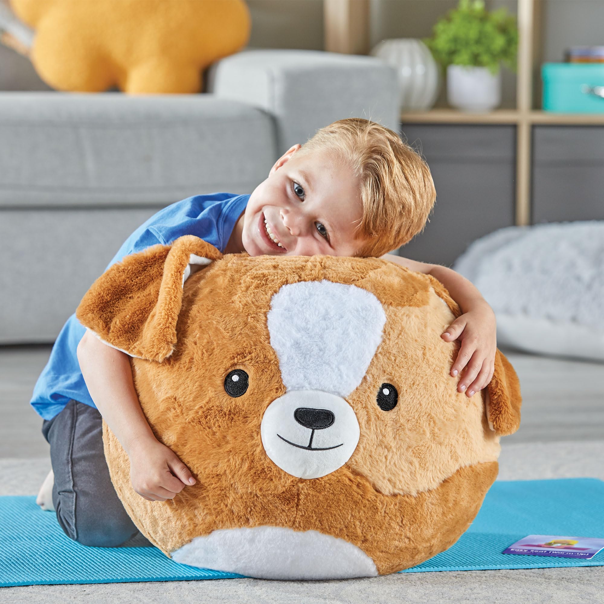 Learning Resources Yoga Ball Buddy con BubblePlush Perro, Pelota de Yoga para Niños Desde 3 Años, Juego de Yoga para Equilibrio y Movimiento, con 12 Tarjetas de Yoga y Bomba Incluida