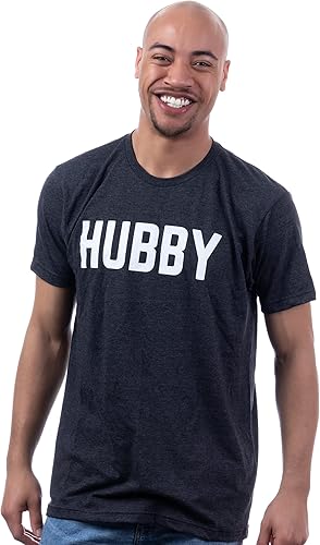 Miniatura 2 de Hubby Funny Dad Joke Groom Humor Matrimonio Aniversario Marido Saying Cute Dude Honeymoon Camiseta para hombre