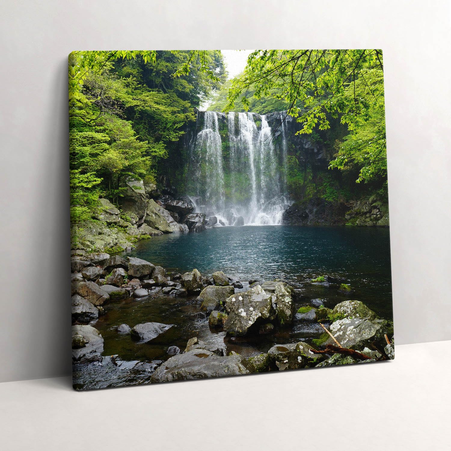 Tableau cascade et rivière Wallfluent 60x60cm pour salon