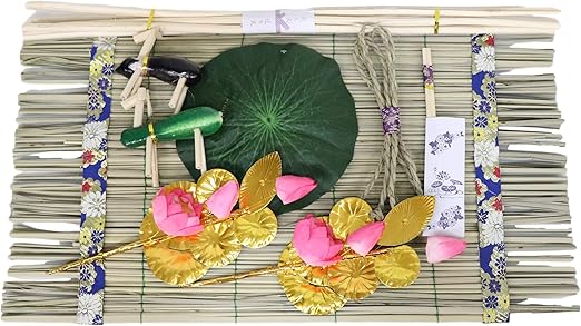 Amazon お盆飾り用 大 巾約60 奥行約35cm 真菰 まこも おがら 麻がら ハスの花セット お盆用品 新盆 初盆 牛馬 盆花 縄 箸 青系 盆提灯 オンライン通販