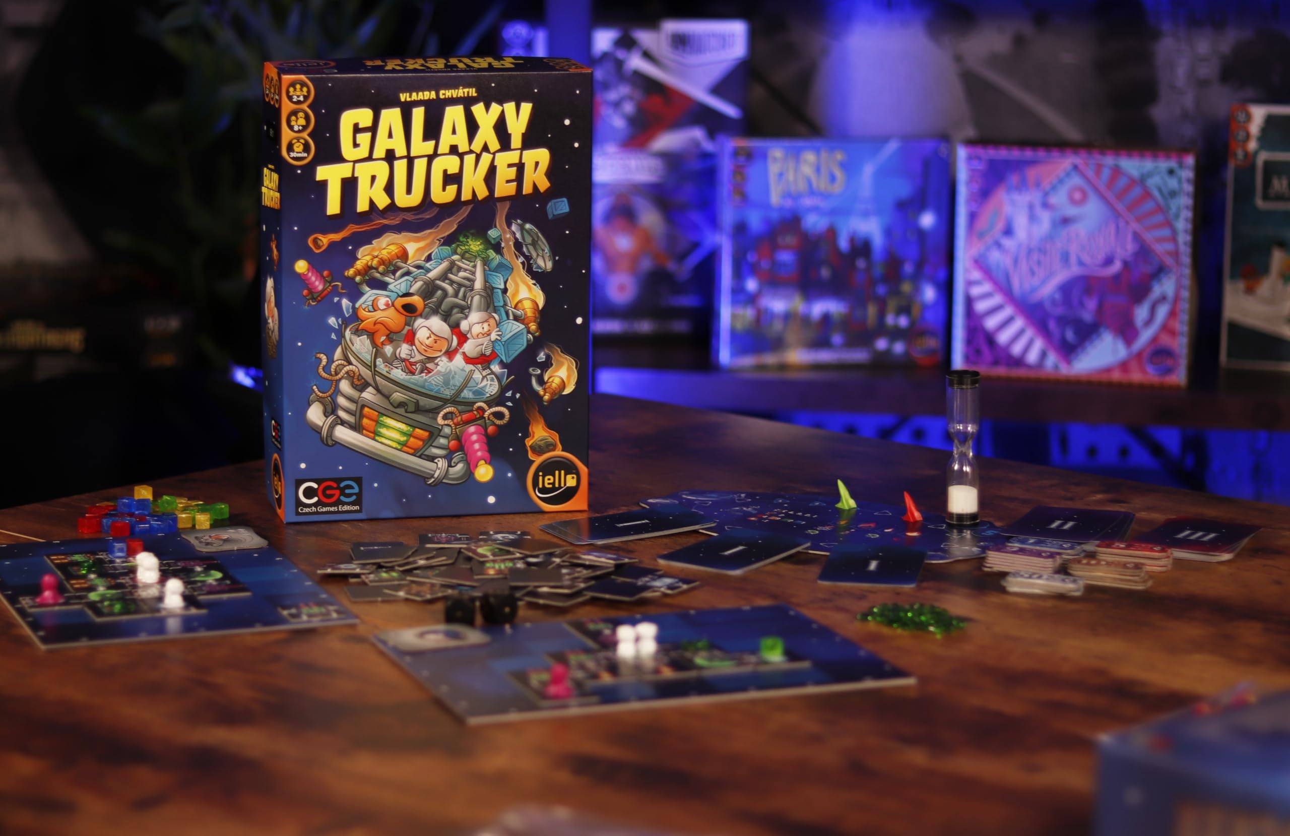 IELLO Galaxy Trucker – Version Française – Jeu de Société Familial & Stratégique – Construction de Vaisseaux, Aventure Spatiale & Humour | 2-4 Joueurs | 30 Min | Dès 8 Ans