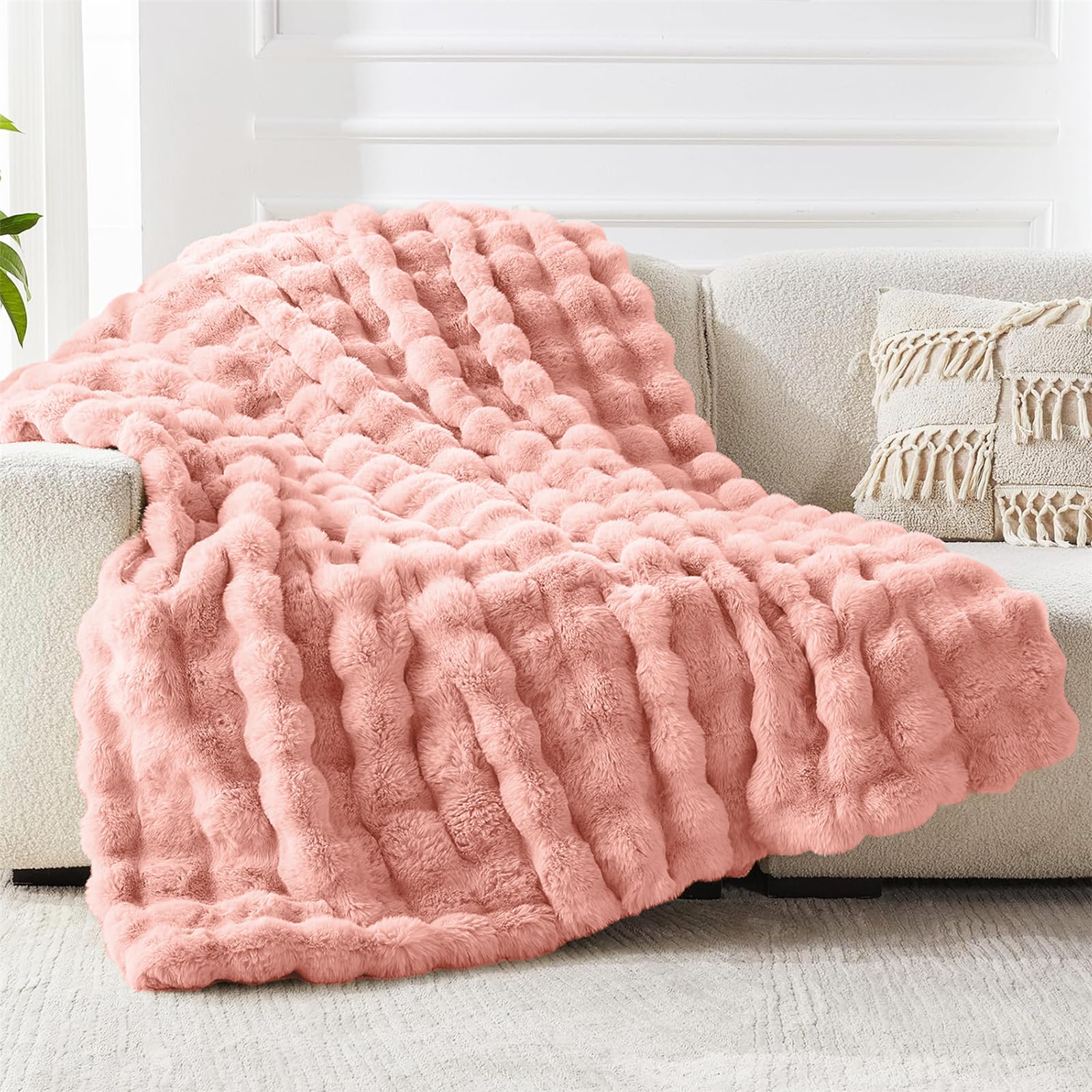 FASCINATDECO Faux Rabbit Fur Throw Blanket, Reversible Fuzzy Warm Cozy Large Fluffy Blanket for Bed Sofa Couch Home Decor, 160x200cm, Pink