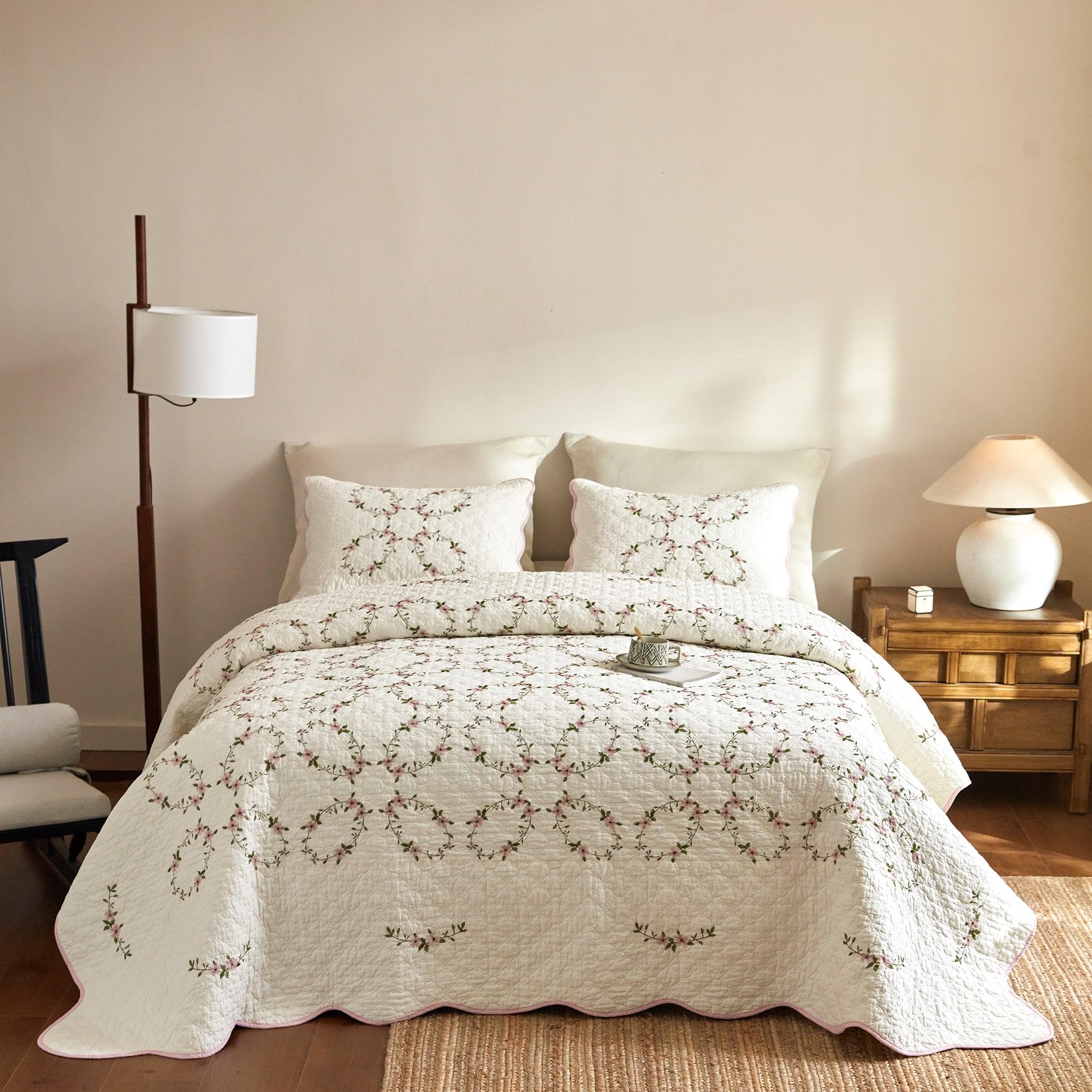 MarCielo 3‑Piece Cotton French Country Floral Quilt – Ivory/Blush