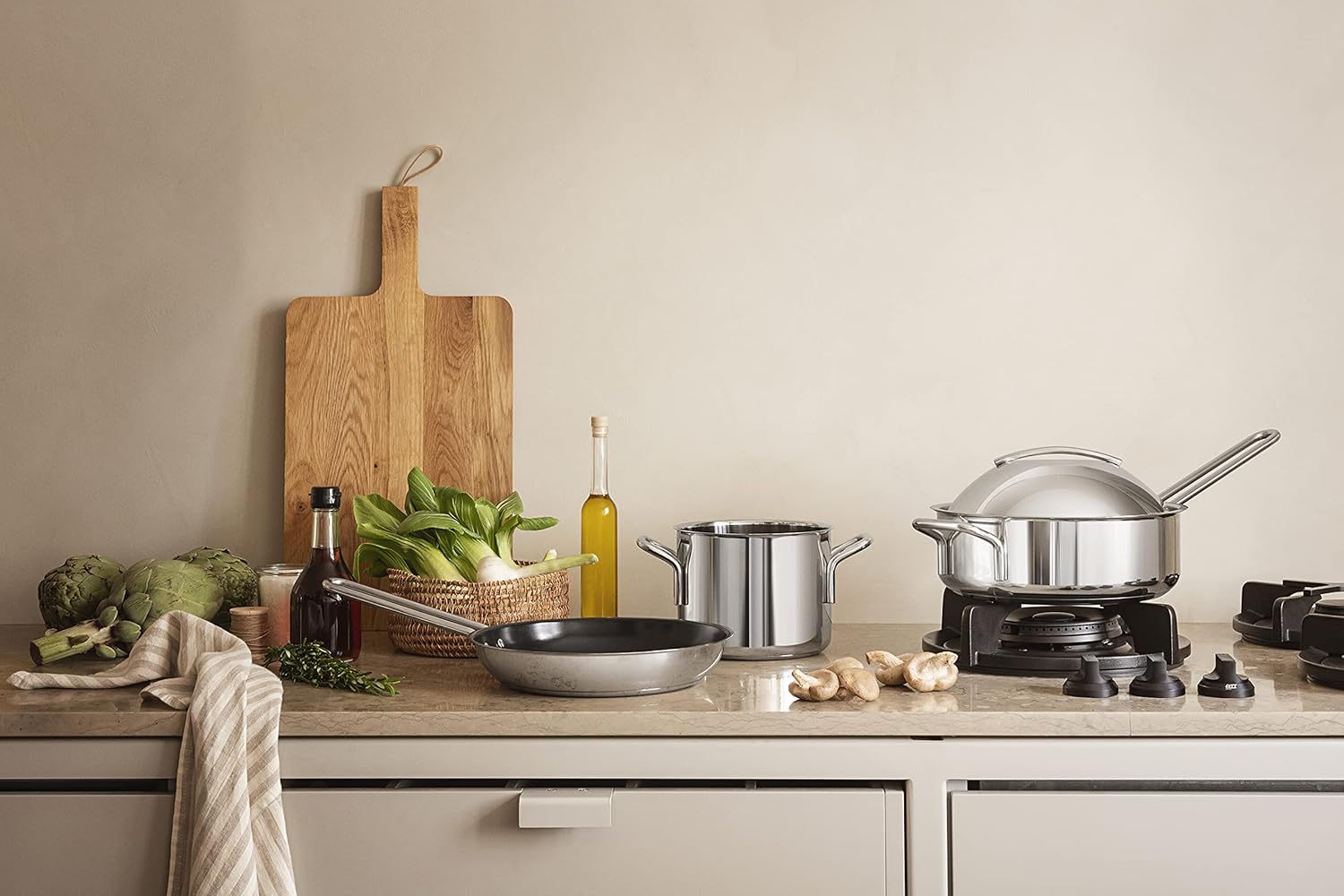 Eva Trio Pot 4.8 l steel line, 90% recycled stainless steel