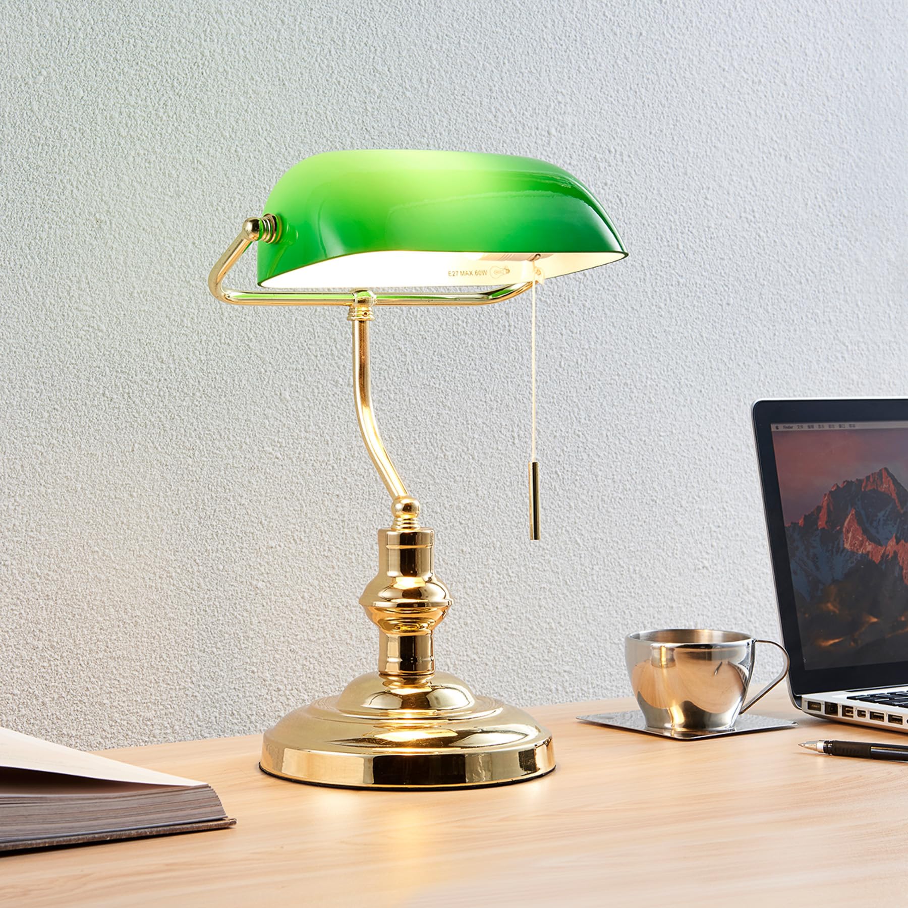 Lindby Bankerlampe grün messing poliert, Retro Schreibtischlampe Bürolampe mit Zugschalter Tischlampe 1 flammig E27 Fassung max. 60W ohne Leuchtmittel