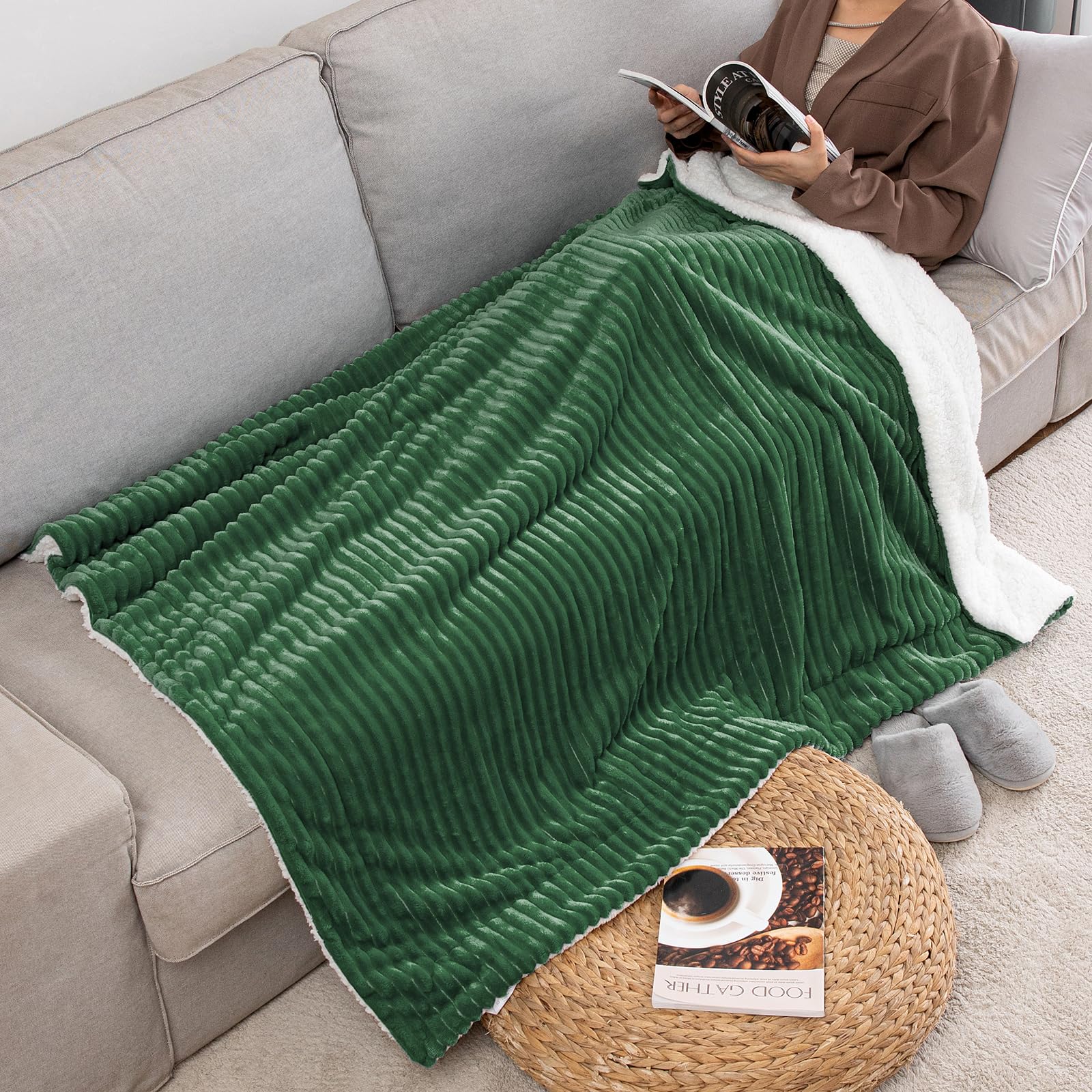 MIULEE Manta Sofá Manta Térmica Manta Cama Manta de Franela y Lana de Cordero Manta Polar Grande Suave Cálida Manta para Perro Siesta Habitación Manta Picnic 1 Pieza 150x200cm Verde Scuro