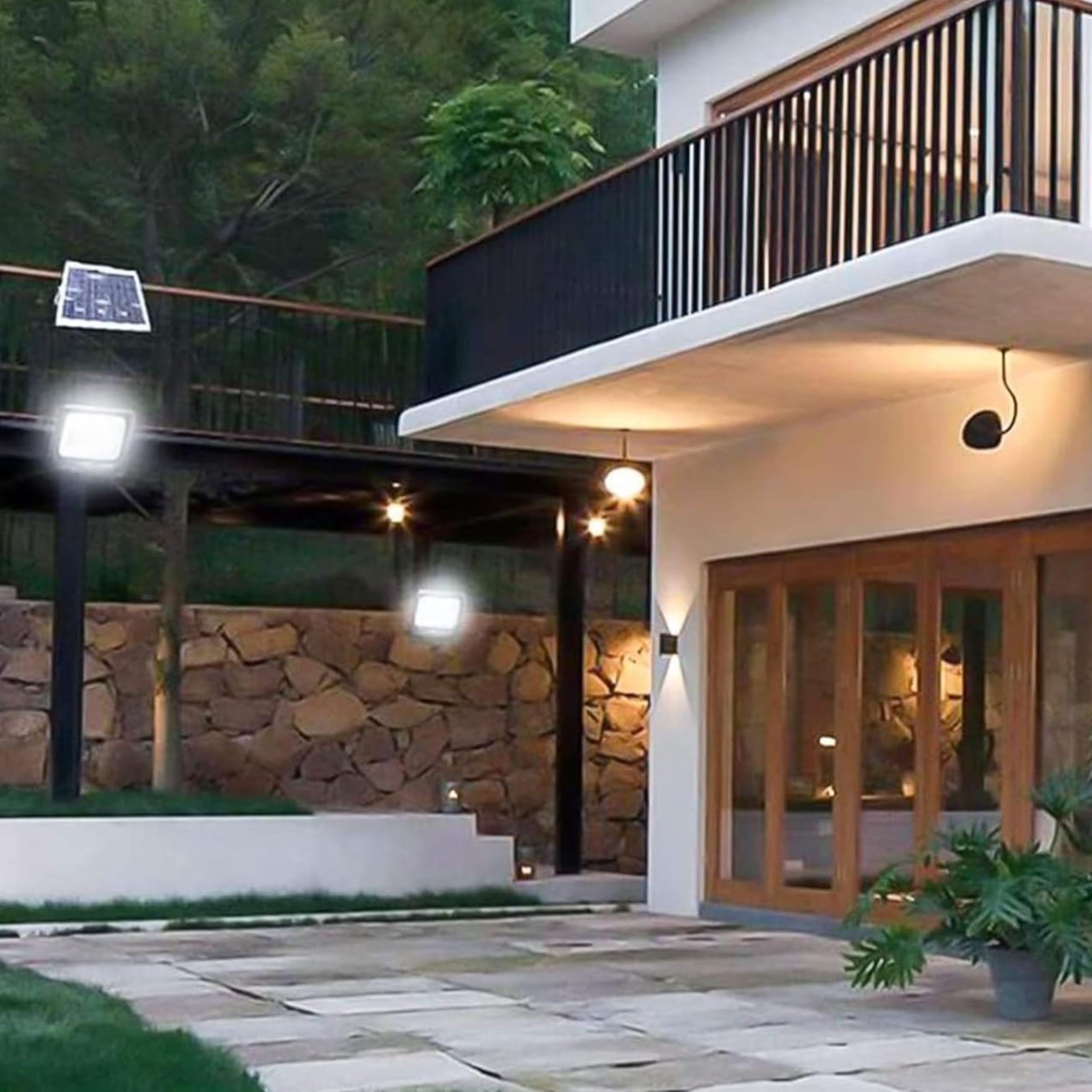 YASTA 3 Pezzi Faro led da esterno con pannello solare 100 W Faretto Led Luce Fredda Faro Crepuscolare Da Giardino Proiettore Con Telecomando 6000K IP66