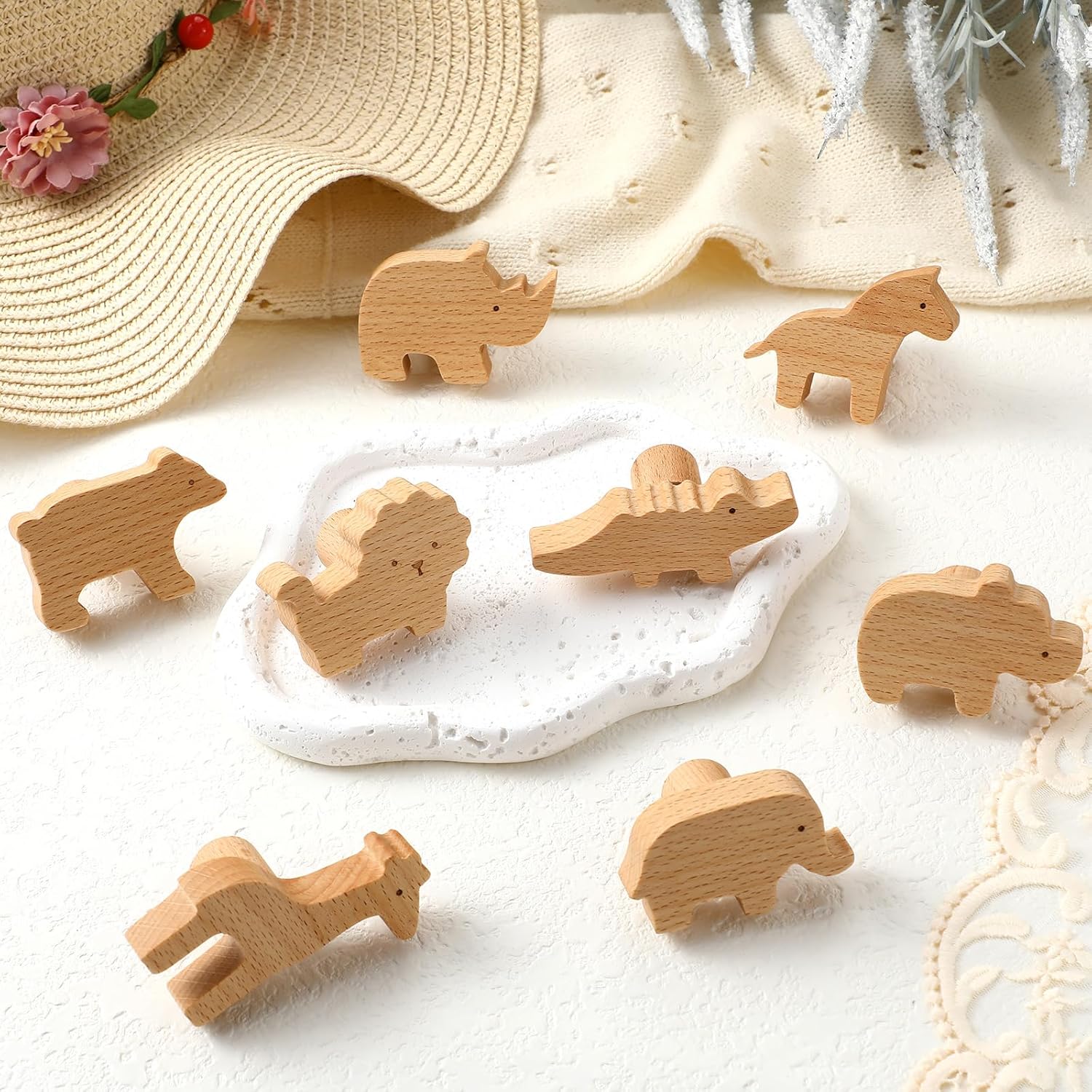 Beeveer 8 Pack Safari Animal Kids Coat Hooks Wall Mount Wooden Coat Rack for Kids Room Nursery Wood Wall Hooks for Hanging Hats, Backpacks, Towels, Keys and Clothes