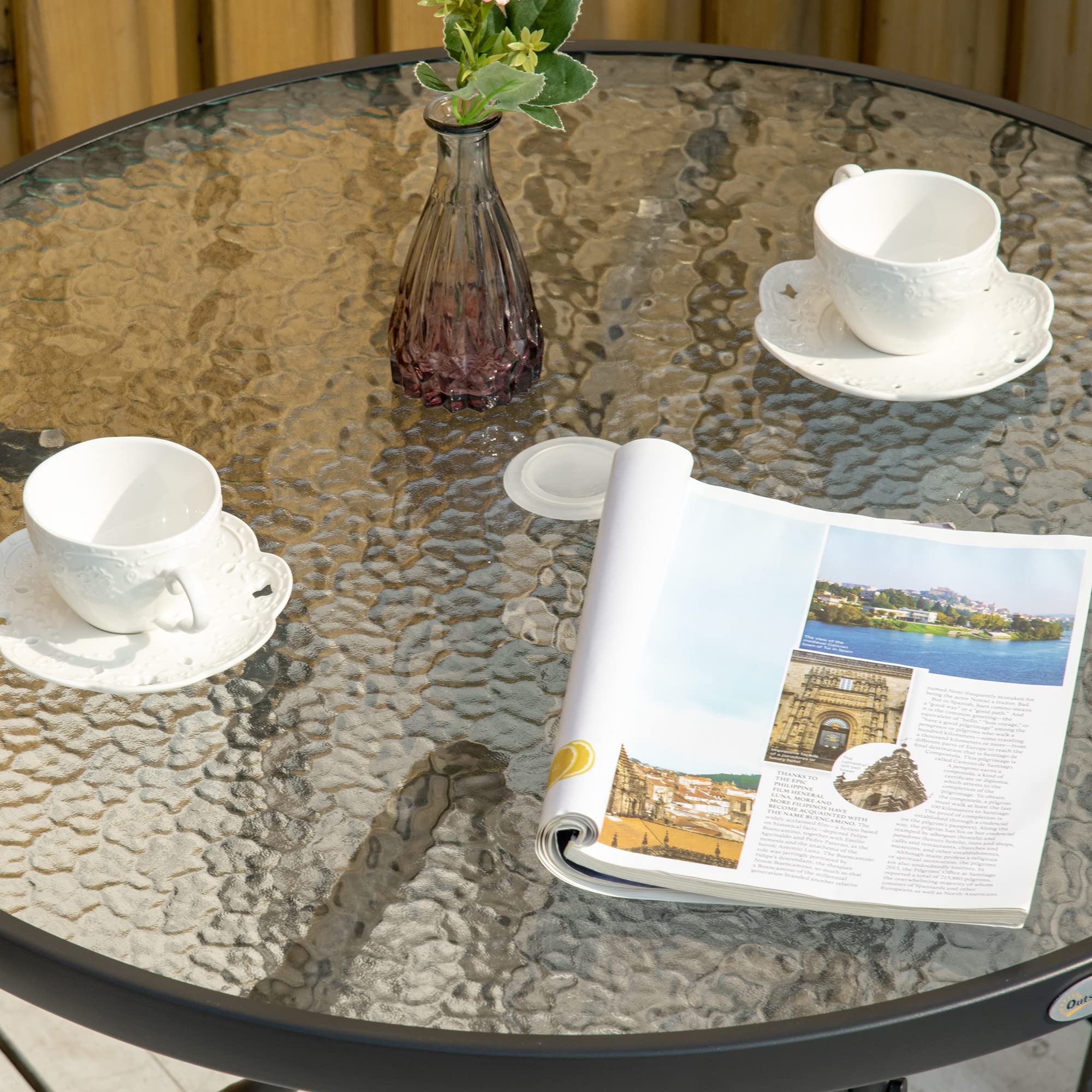 Outsunny Table à Manger de Jardin, avec Trou de Parasol, Table extérieure Ronde avec Plateau en Verre trempé, pour Jardin, Patio, terrasse, Ø 80 x 72 cm, Noir