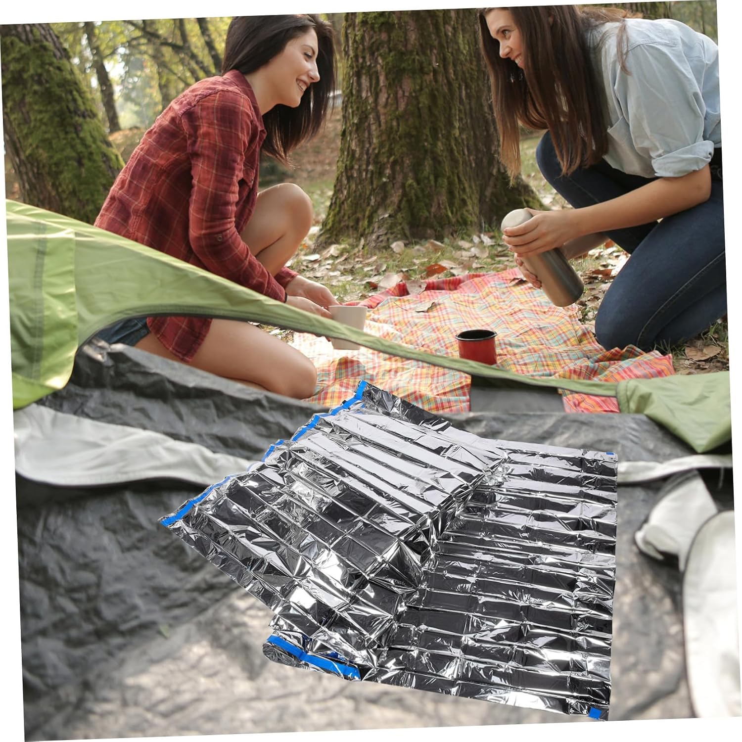 Emergency Insulated Sleeping Bag Reflective Insulation Warm Camping Accessory Bag Survival Kit