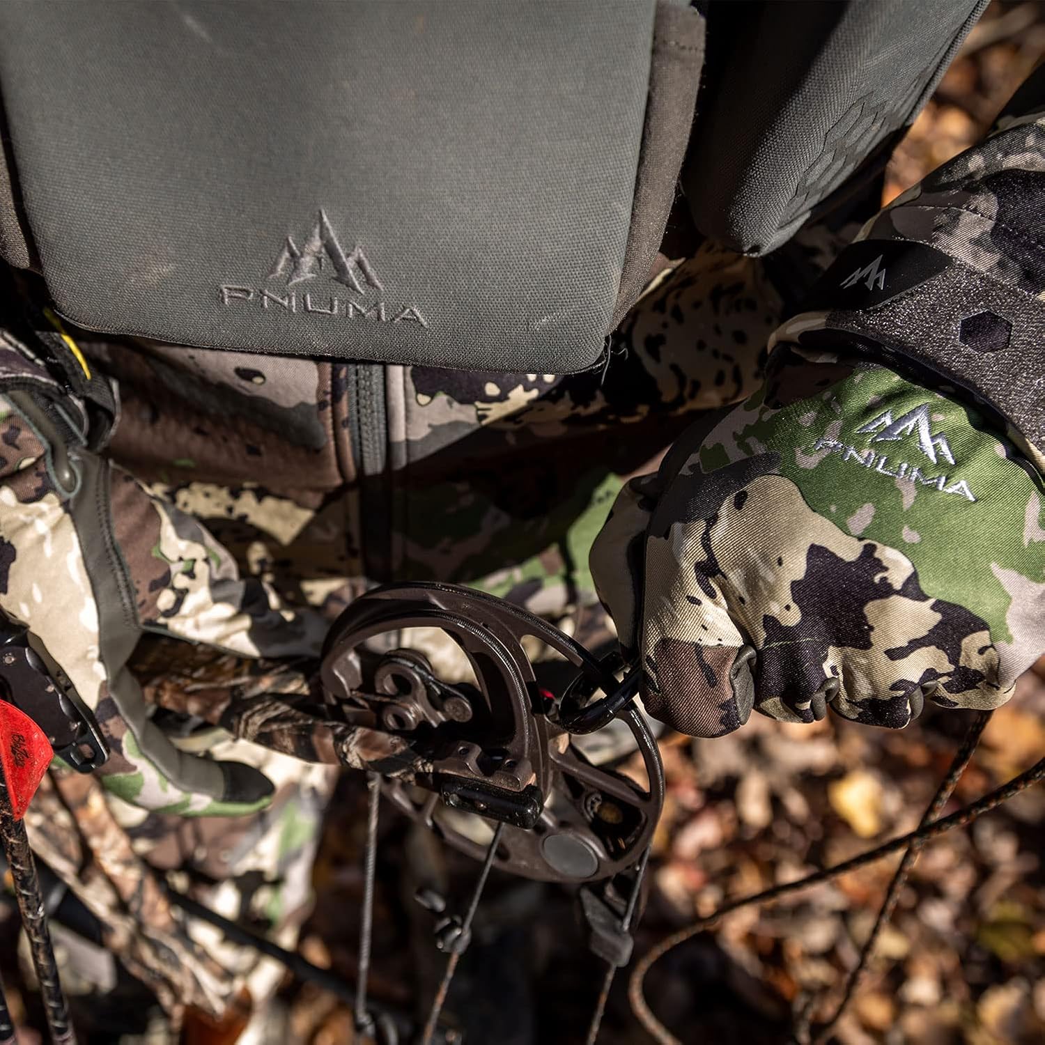 Pnuma Waypoint All-Season Windproof Water-Repellent Breathable Leather Grip Gloves