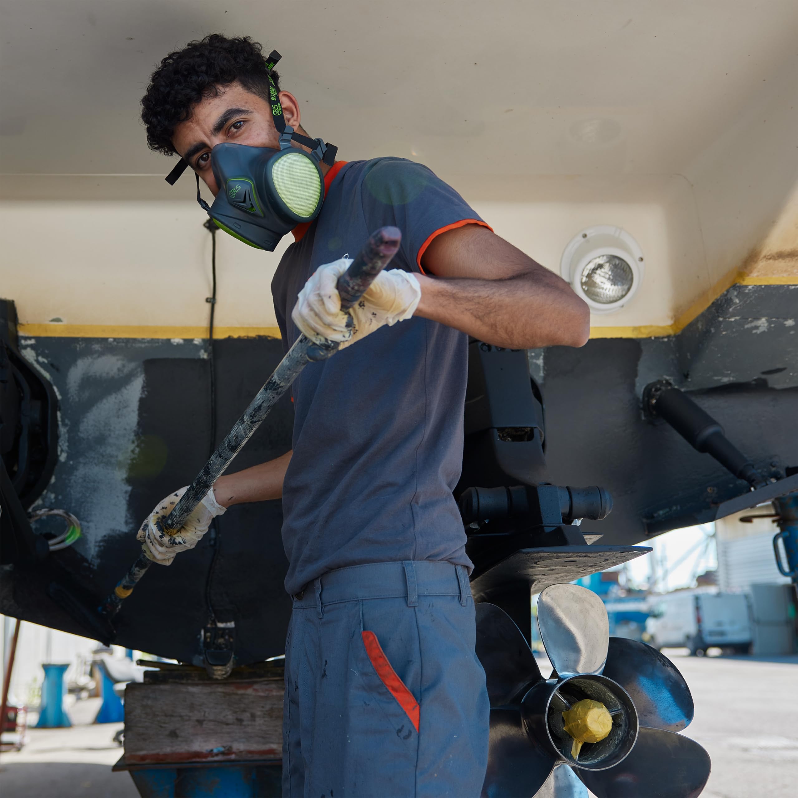BLS 8600next A2P3 R D Demi-masque de Protection en TPE avec Filtres A2P3 Intégrés, Prêt à l'Emploi et Sans Entretien. Pour Gaz/Vapeurs, Poussières, Mauvaises Odeurs, peinture, Masticage et Solvants