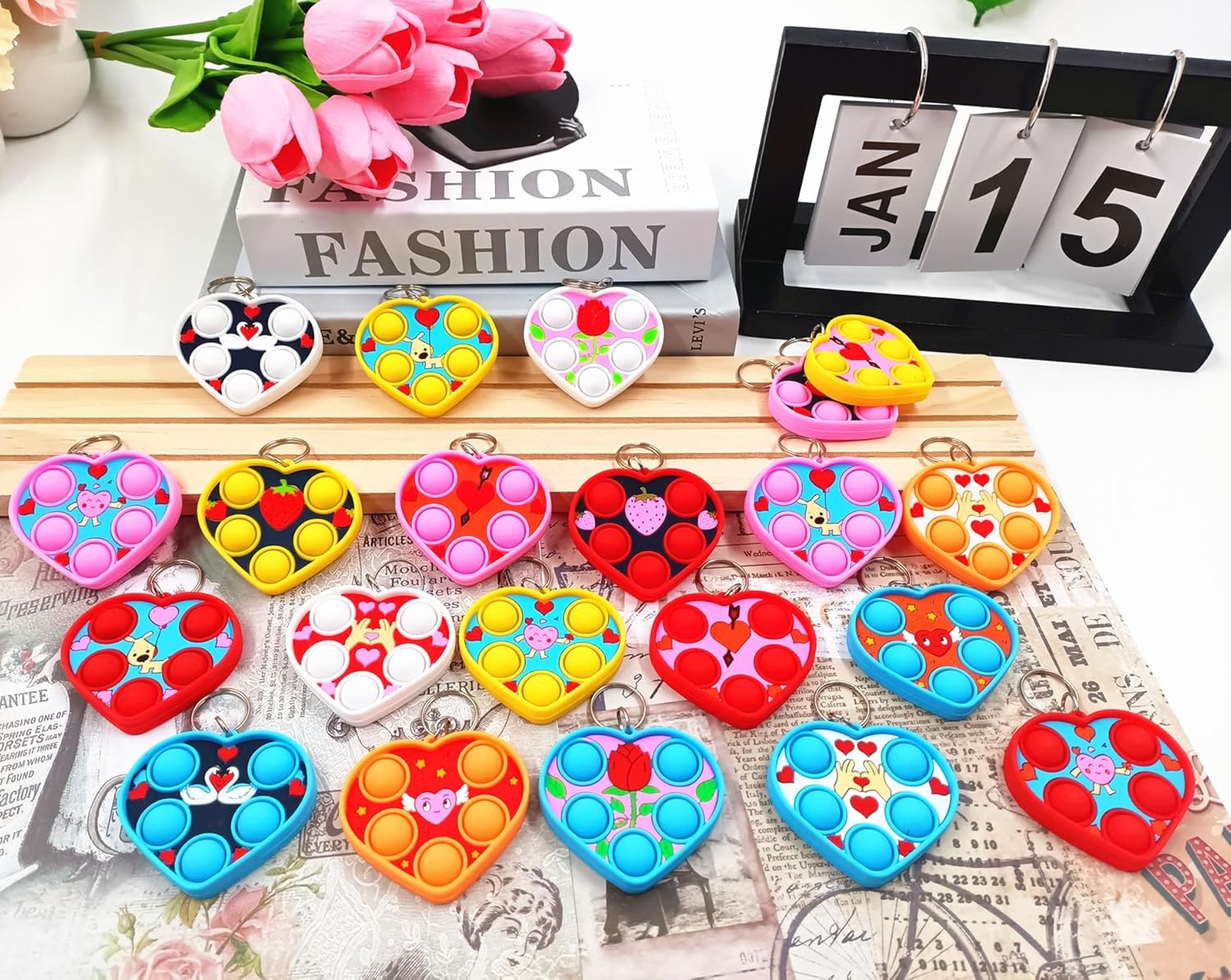 100 Packs Bulk Heart Mini pop Fidget Keychain 100 Greeting Cards for kids toys,Valentine's Day gifts,Valentines Party Favors,holiday Classroom Students Bubble Prize