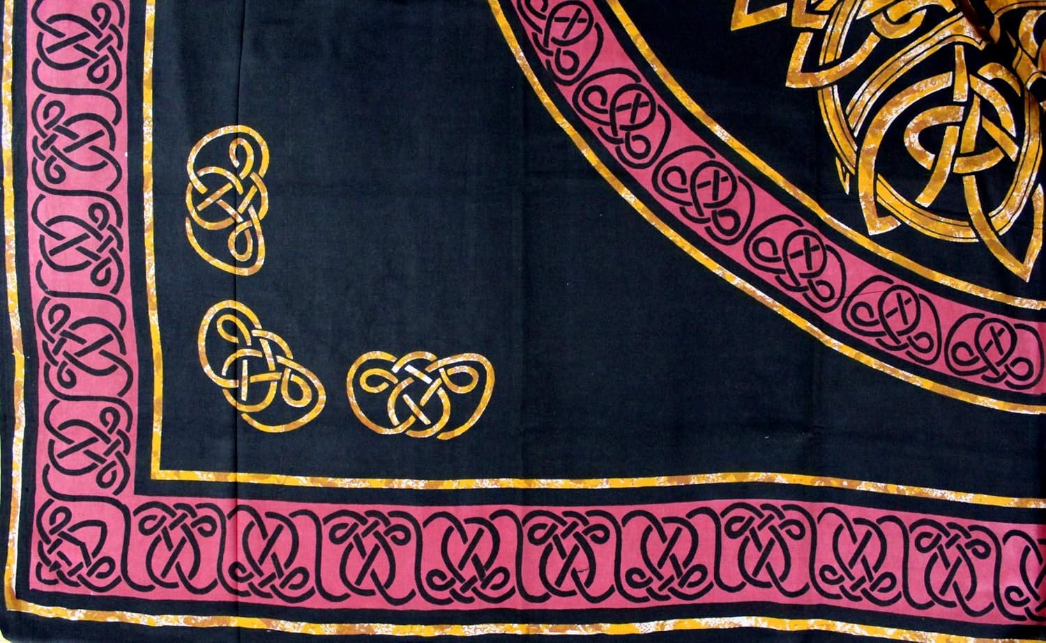 Red & Black Celtic Knot Indian Bedspread, Queen Size