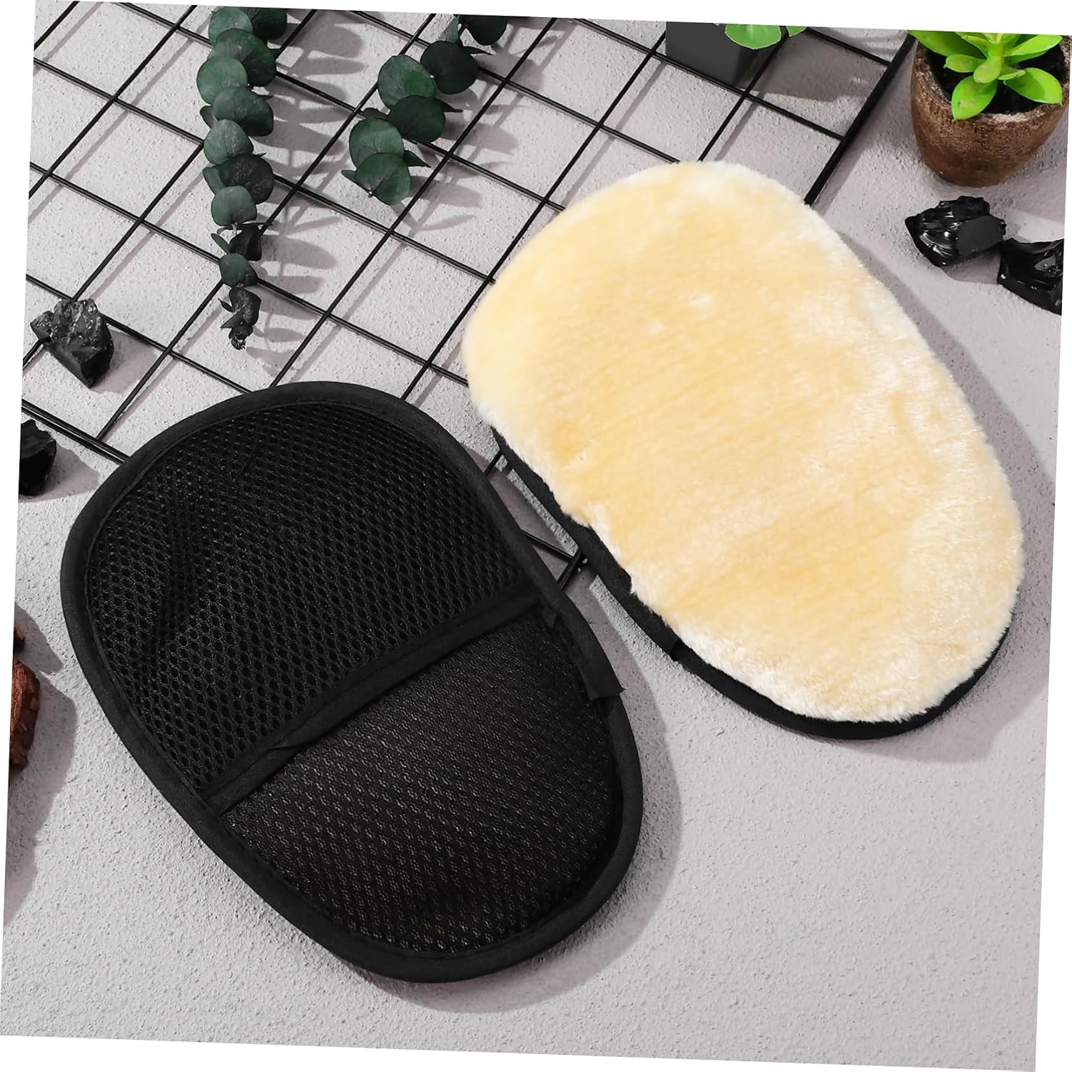Mikinona 2pcs Microfiber Cloths Cleaning Car Wash Mitt Scratch Car Washing Mitts for