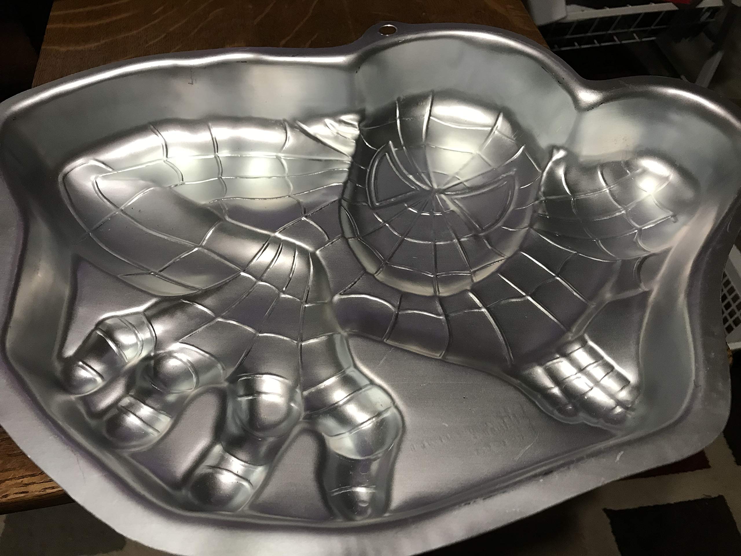 Wilton Spiderman Spiderman Cake Pan (21055050, 2002) Retired Marvel