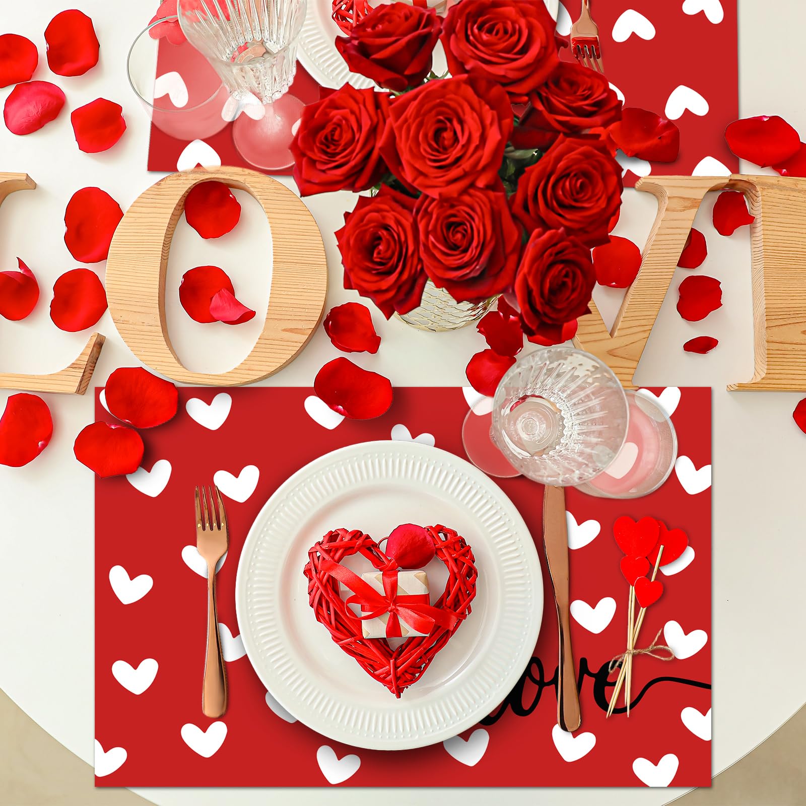 JarThenaAMCS 50 hojas de manteles individuales de papel para el día de San Valentín, diseño de corazón, color rojo y blanco, desechables, para mesa de fiesta, cena, 11 x 17 pulgadas