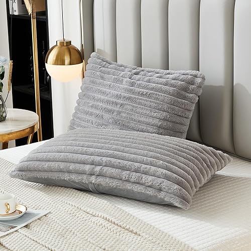 Uhamho Juego de 2 fundas de almohada para cama tamaño Queen, fundas de almohada lumbares rectangulares de pelo sintético de conejo a rayas y parte