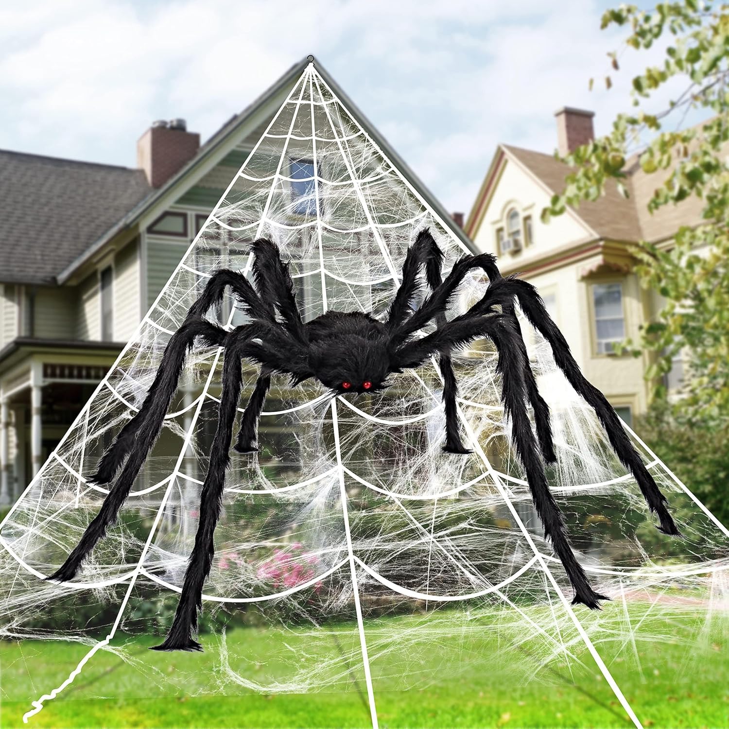 JOYIN Dekoracja na Halloween na zewnątrz, 140 cm gigantyczny pajączyna, trójkątna pajęczyna 7 x 5,5 m i elastyczna pajęczyna 100 g na podwórze nawiedzony dom