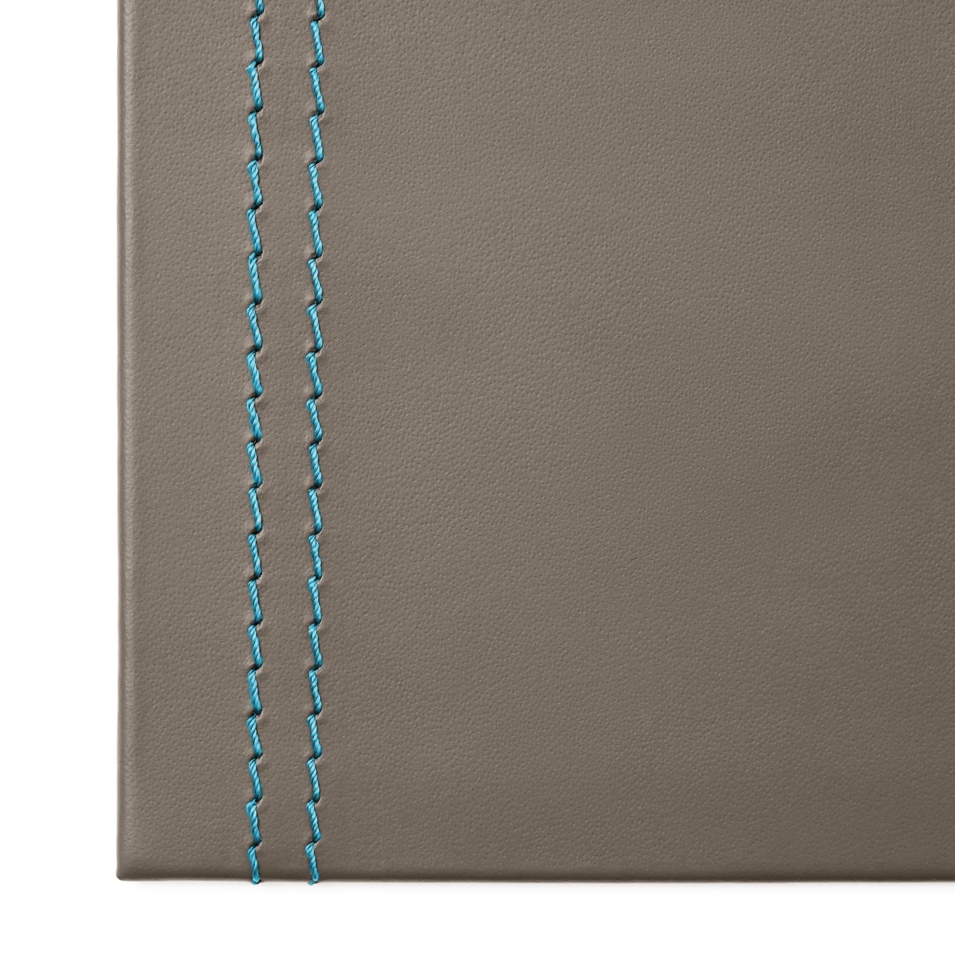 Eglooh - Clio Deluxe - Schreibtischunterlage Leder Taupe Grau cm 50x35 - Widerstandsfähige Struktur aus Stahl, elegante blaue Nähten und rutschfester Boden - Made in Italy