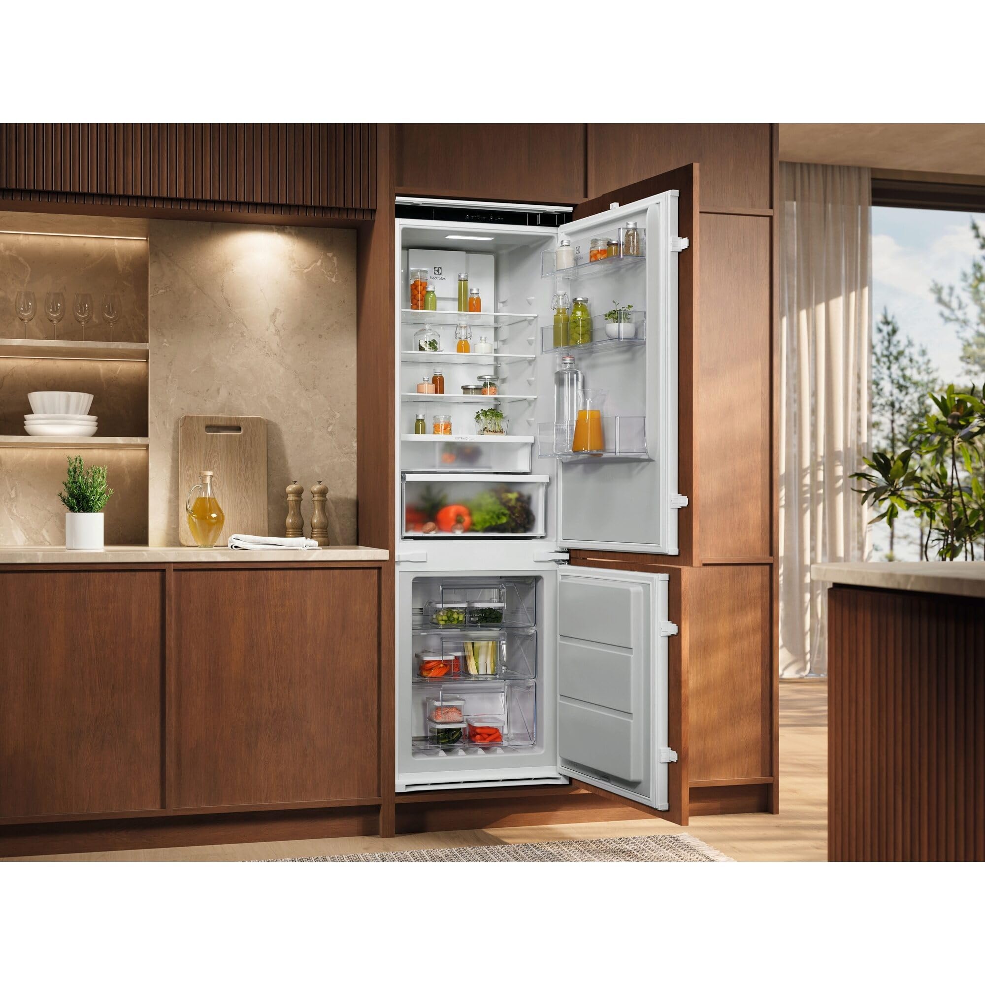 Electrolux ENA7CD18S0 Frigorifero Combinato da Incasso 177 cm, No Frost, MultiFlow, Classe Energetica D, Bianco