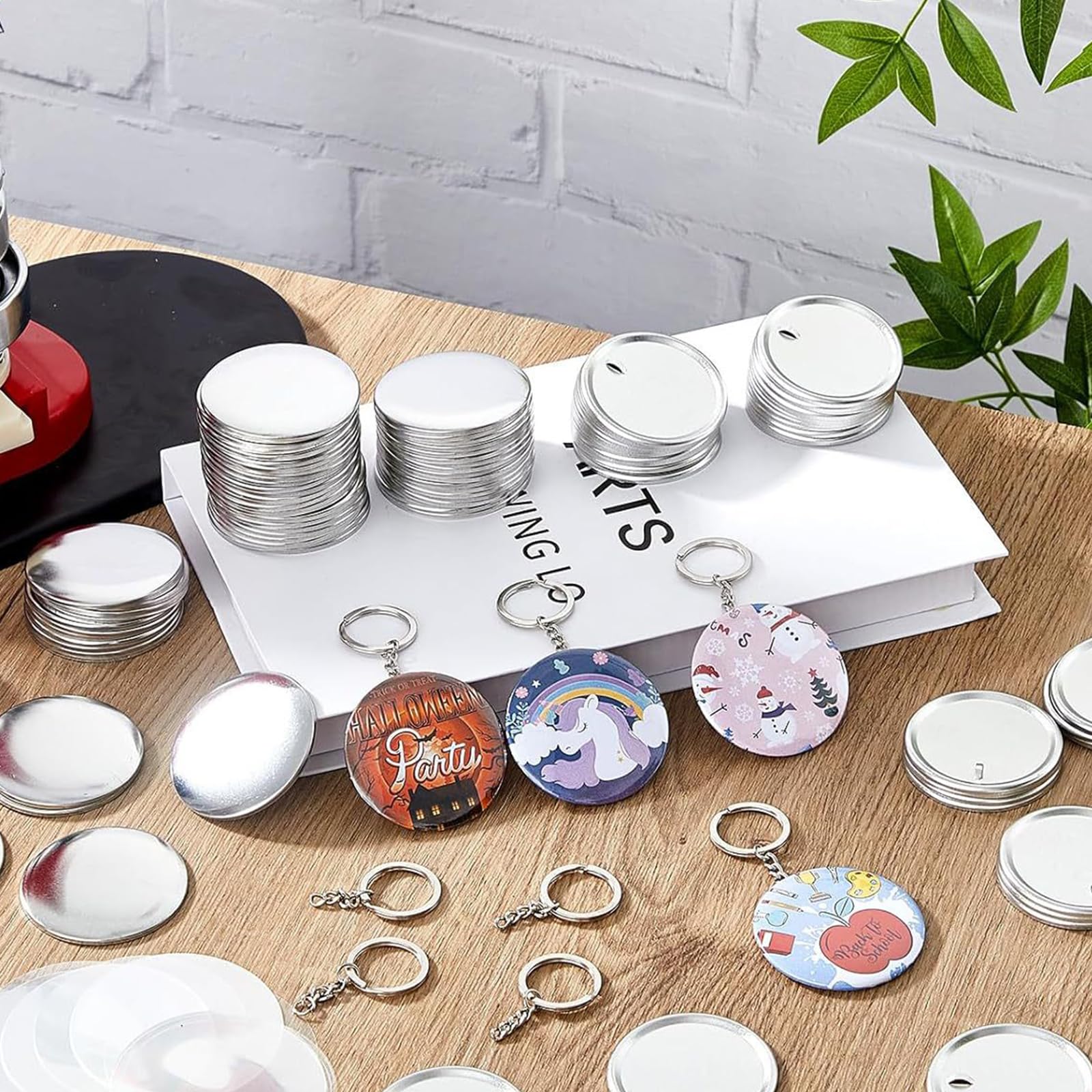 Lot de 100 badges de 58 mm et 100 porte-clés avec chaîne, accessoires de décoration