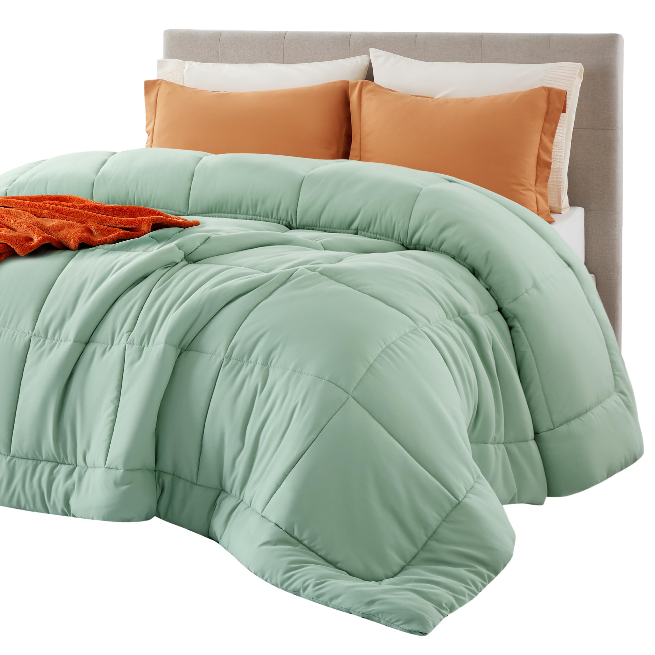 Bedsure Comforter Duvet Insert - Quilted Comforters Full Size, All Season Duvet, GentleSoft Down Alternative Bedding Blanket, with 8 Tabs, Gifts for Women/Men, Sage Green, Full 86 x 82 Inches
