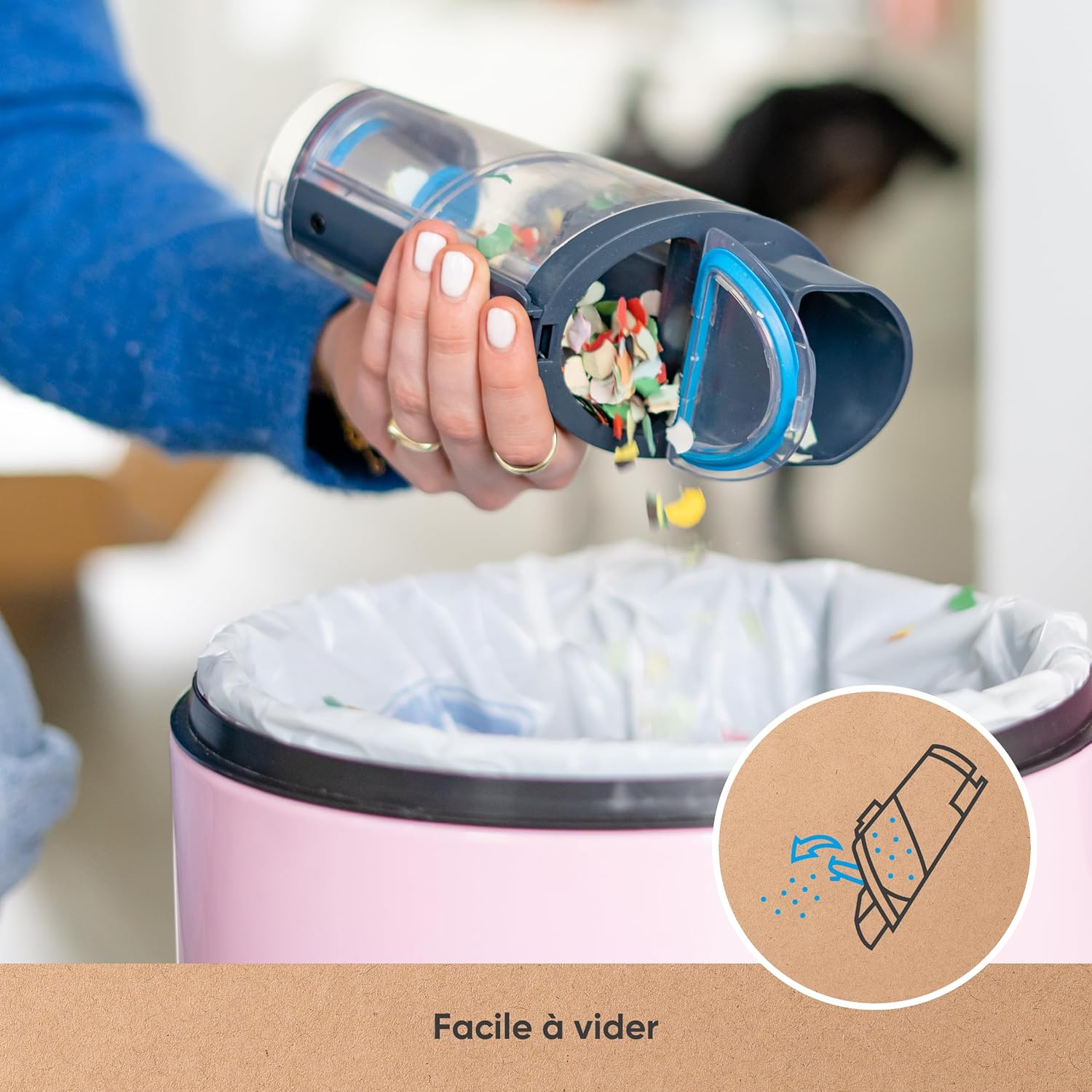 Emptying hoogo H5 dustbin