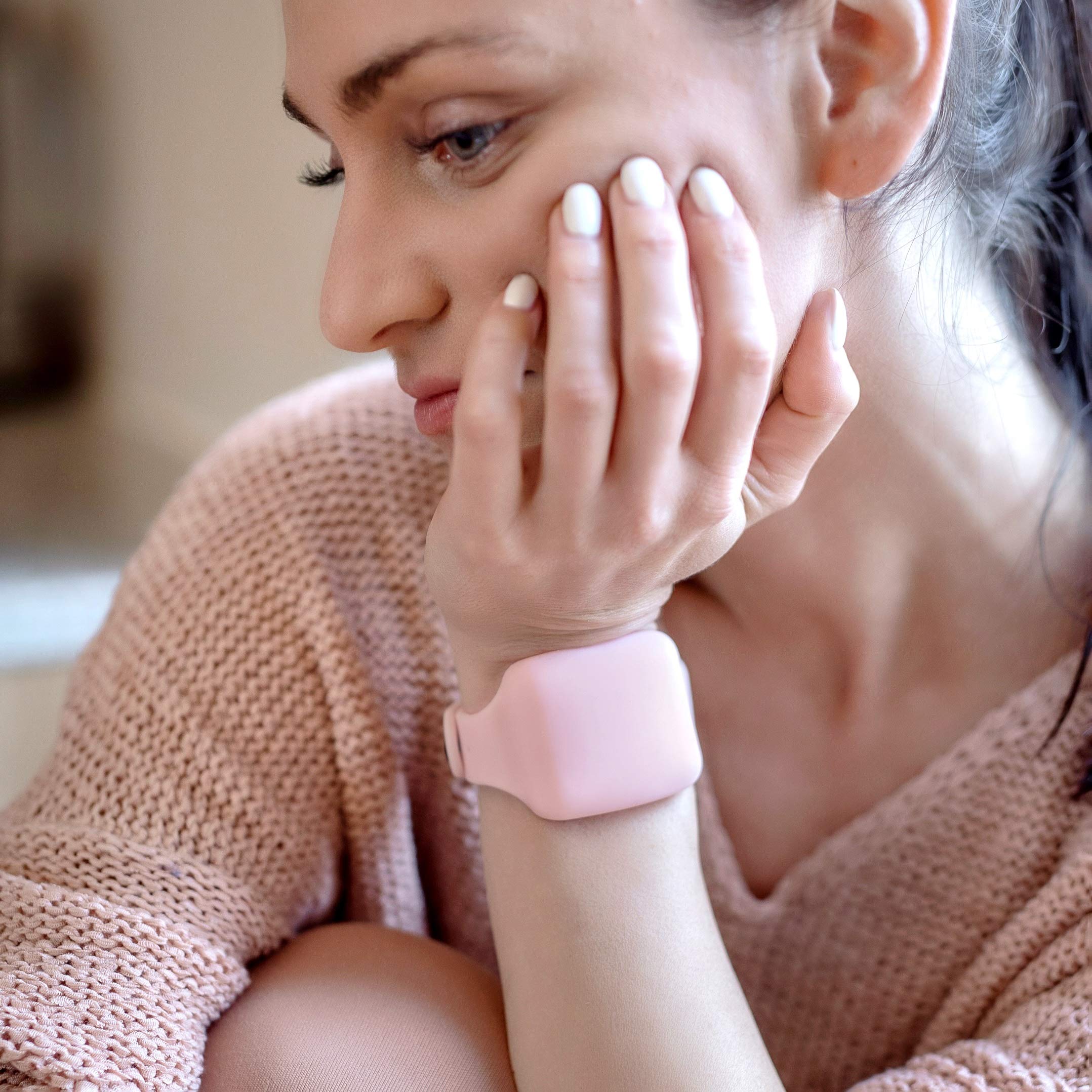 squeezy hand sanitizer band